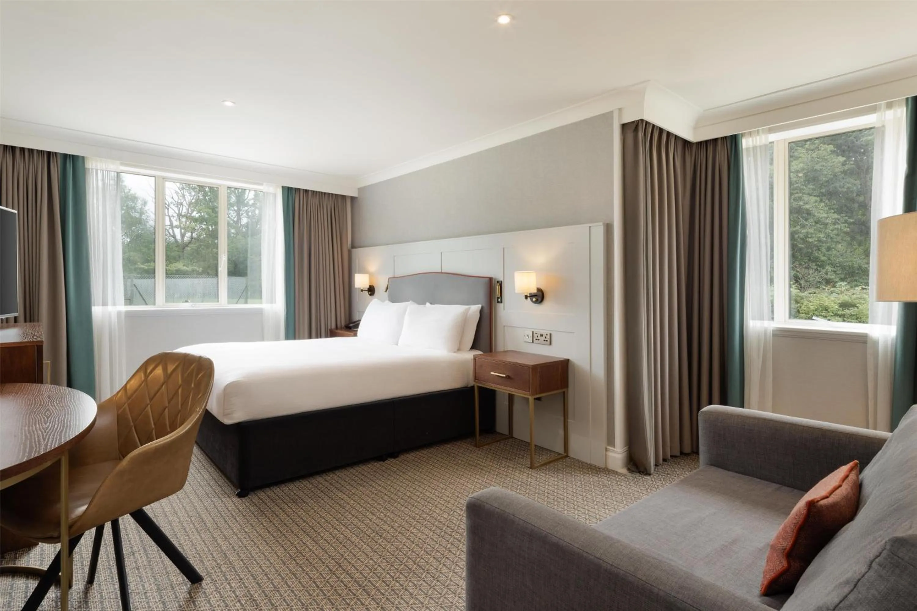 Bed in DoubleTree by Hilton St. Anne's Manor