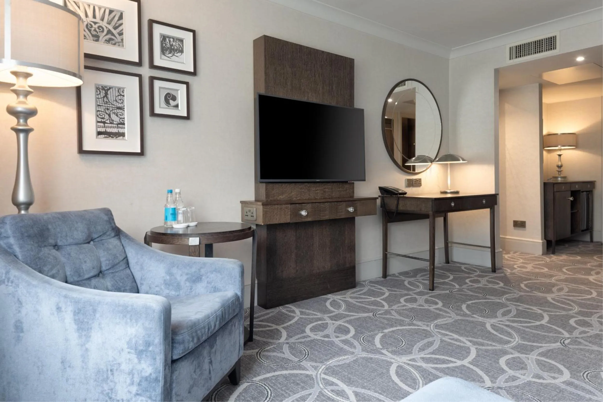 Bedroom in DoubleTree by Hilton St. Anne's Manor