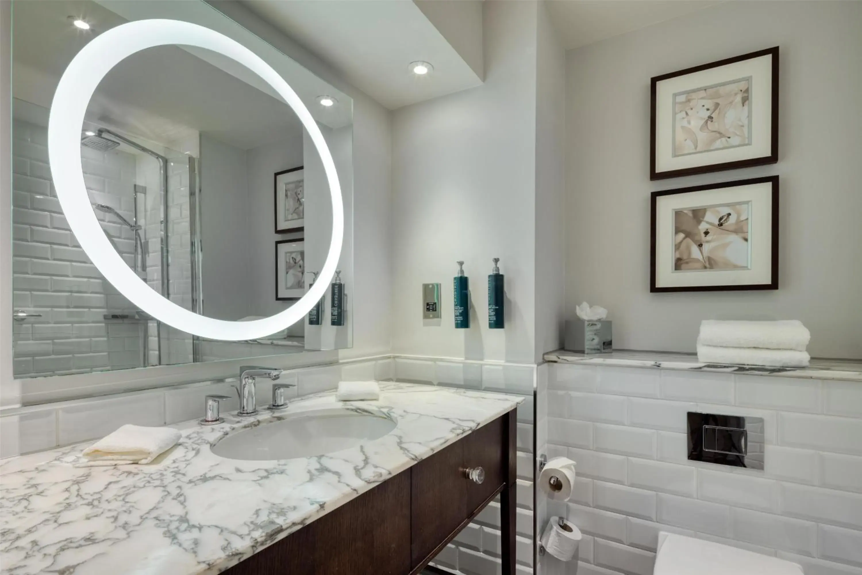 Junior Suite with Two King Beds in DoubleTree by Hilton St. Anne's Manor Junior Suite with Two King Beds in DoubleTree by Hilton St. Anne's Manor