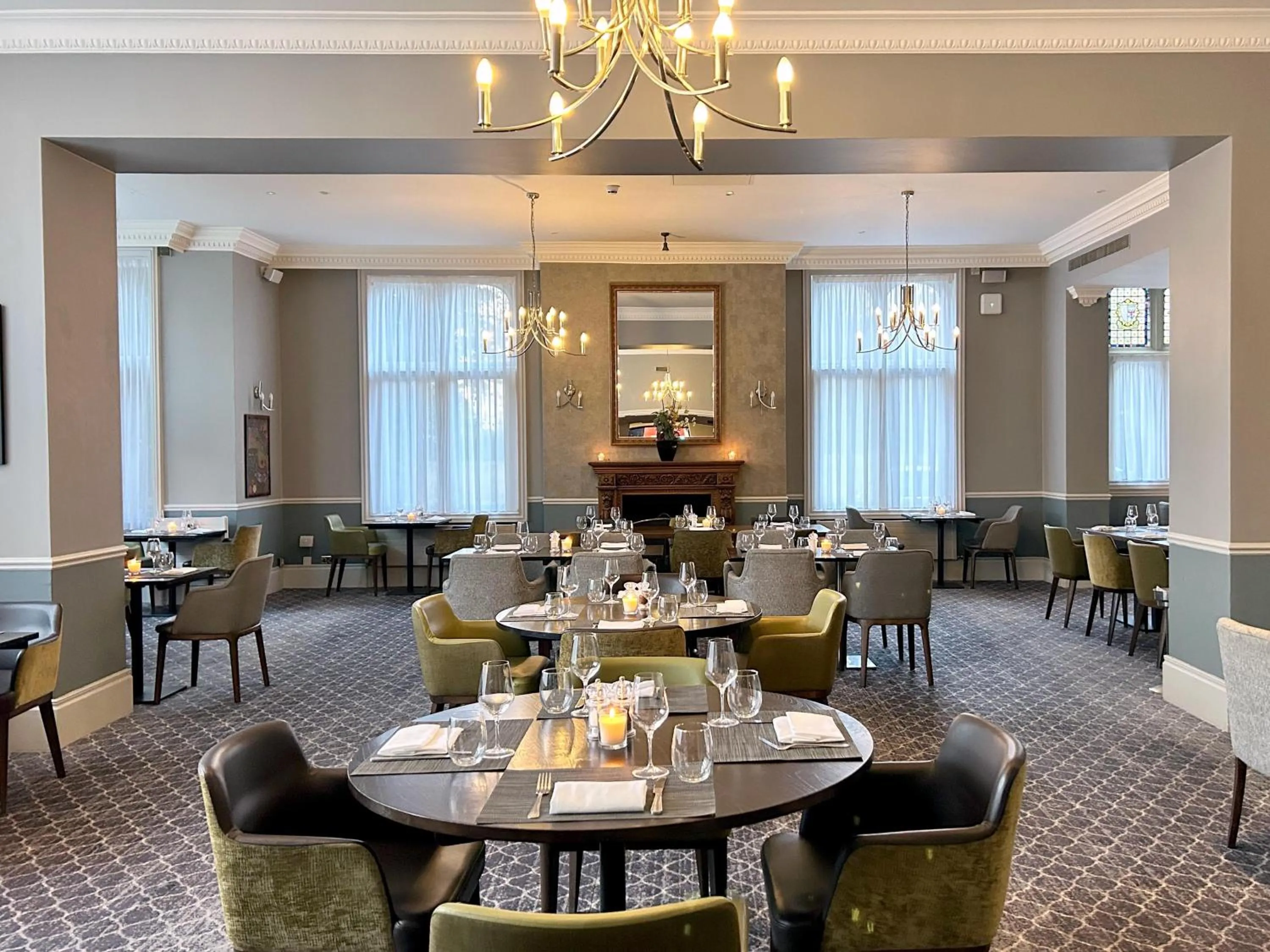 Restaurant/places to eat in DoubleTree by Hilton St. Anne's Manor