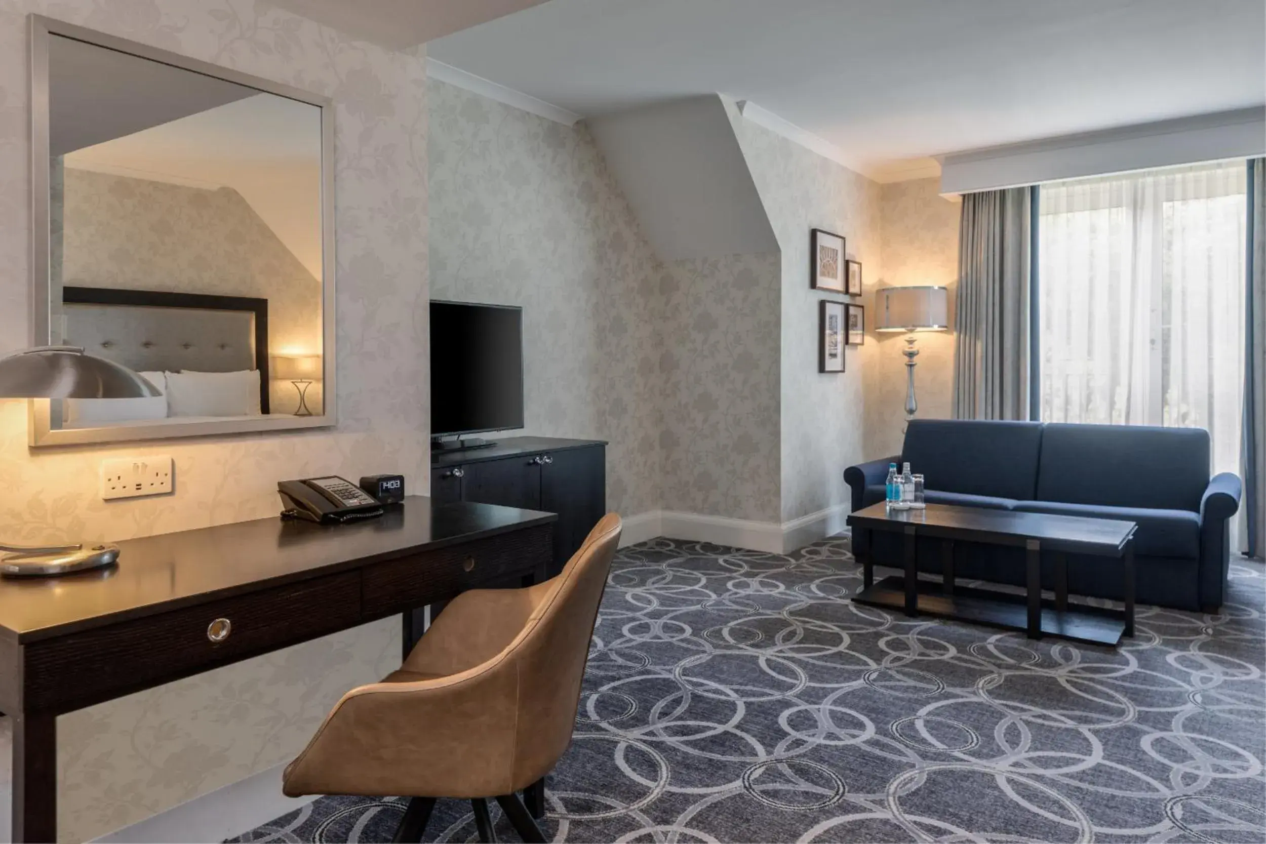 Deluxe King Room in DoubleTree by Hilton St. Anne's Manor Deluxe King Room in DoubleTree by Hilton St. Anne's Manor