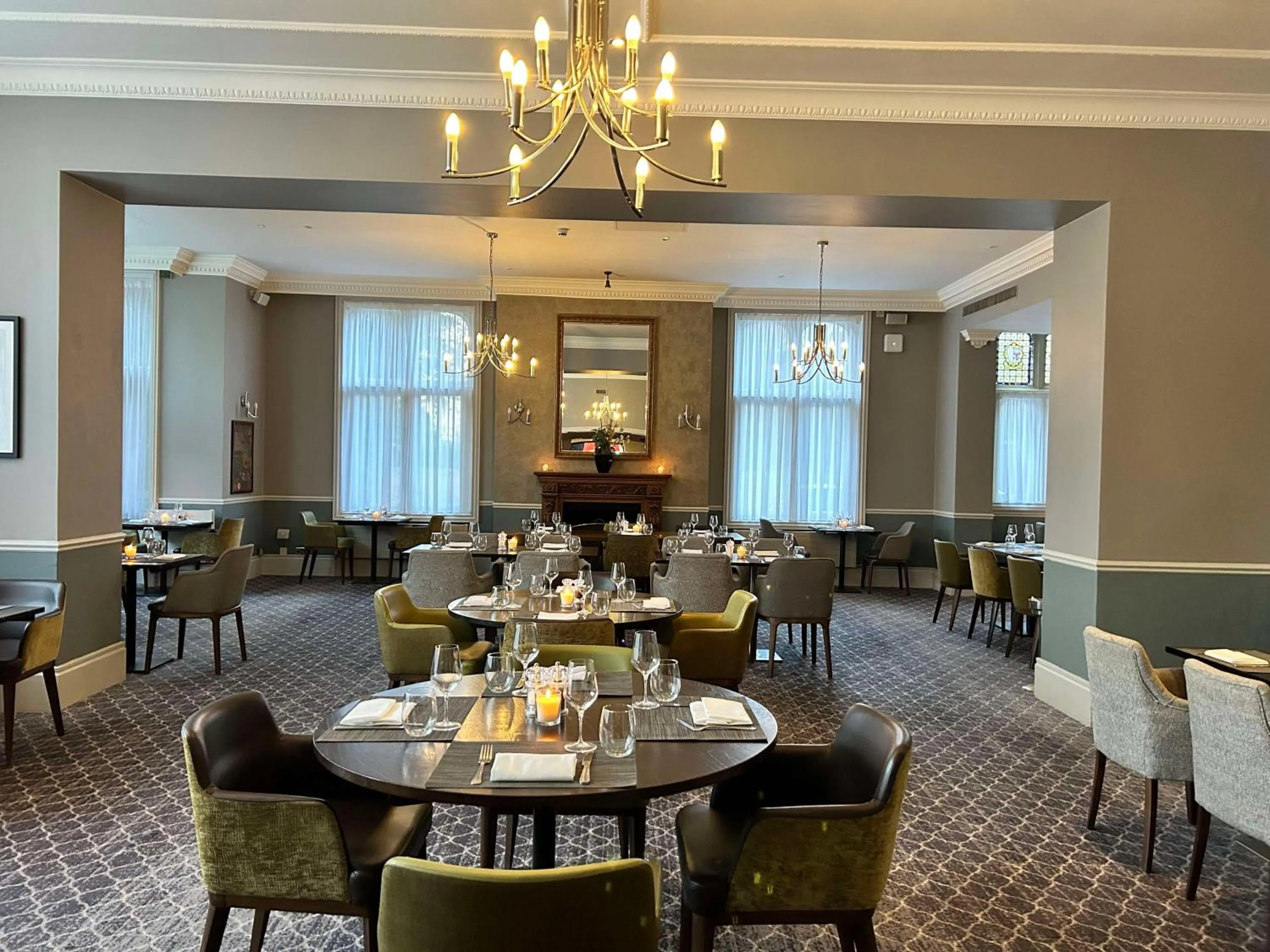 Restaurant/places to eat in DoubleTree by Hilton St. Anne's Manor