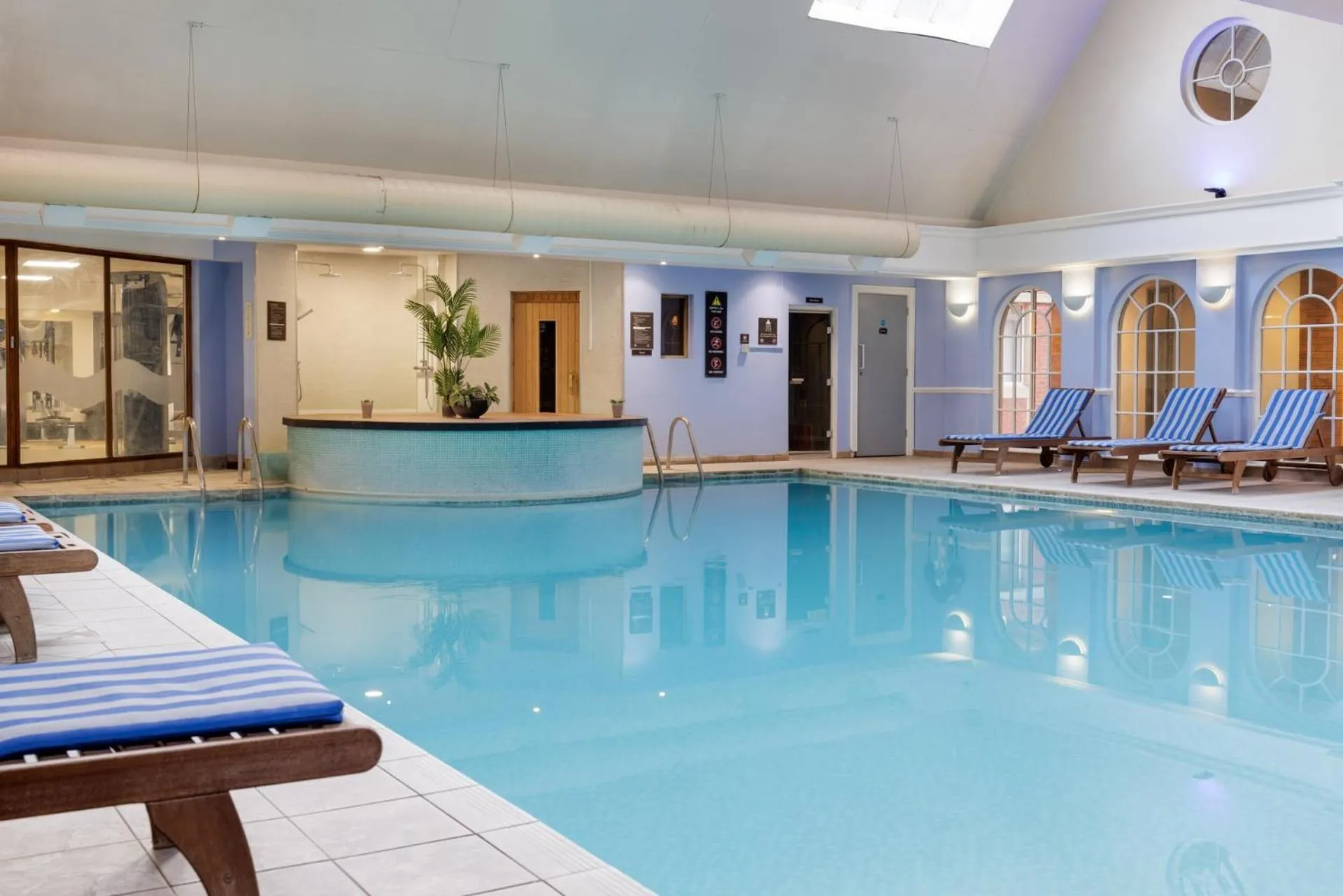 Swimming pool in DoubleTree by Hilton St. Anne's Manor