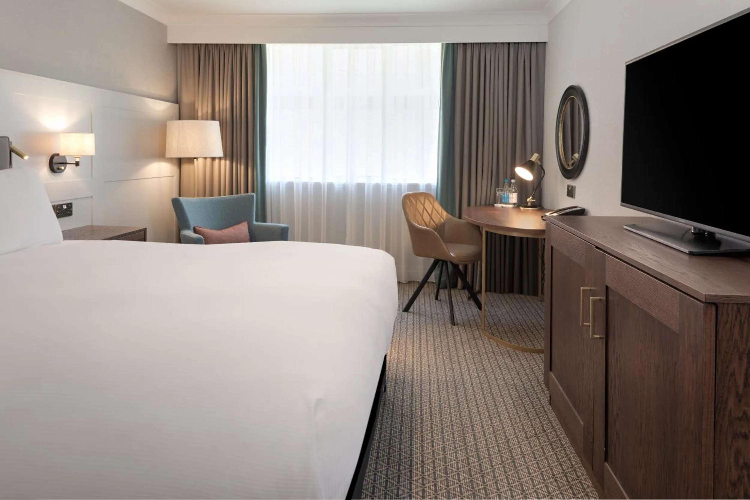 Bedroom, Bed in DoubleTree by Hilton St. Anne's Manor