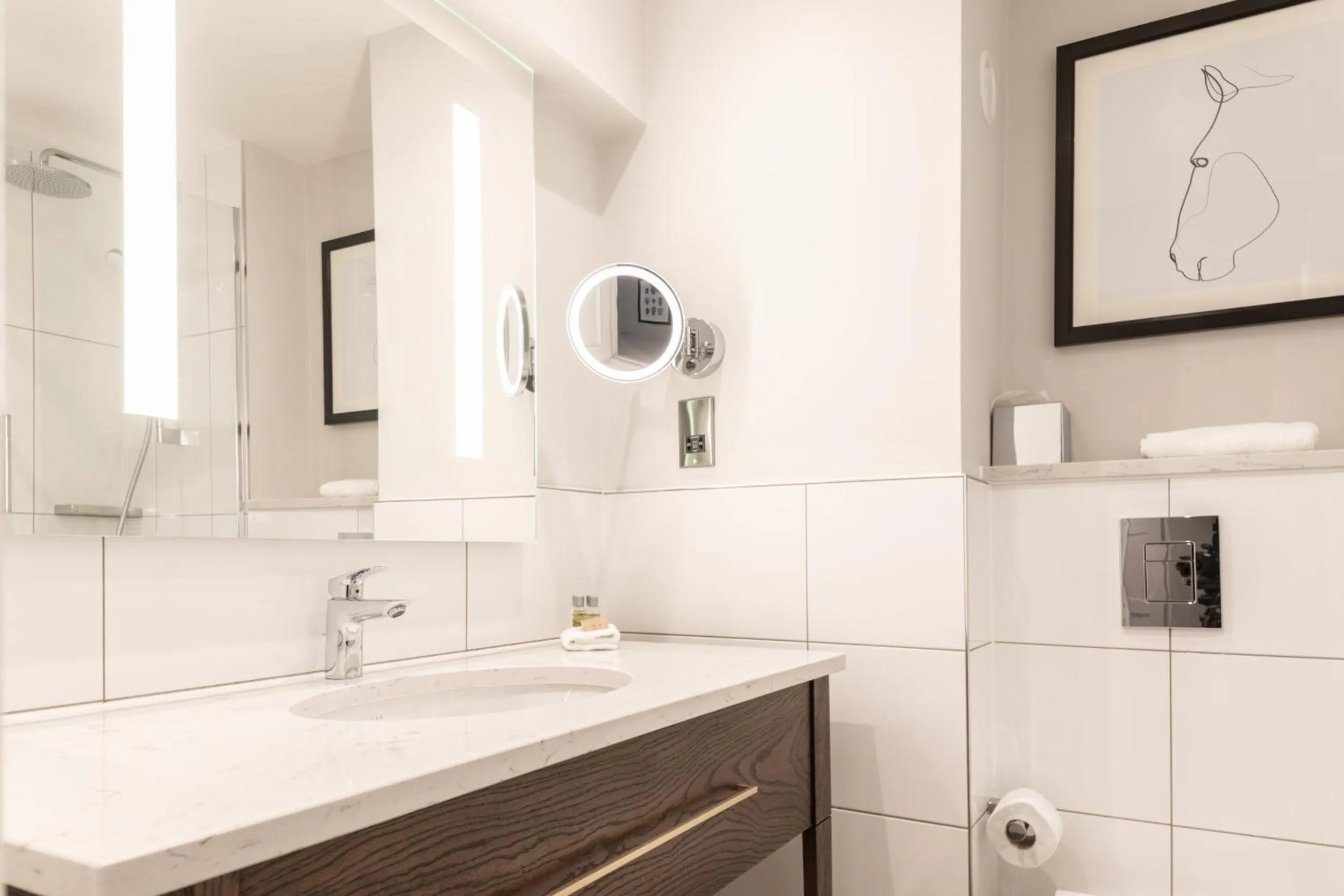 Bathroom in DoubleTree by Hilton St. Anne's Manor