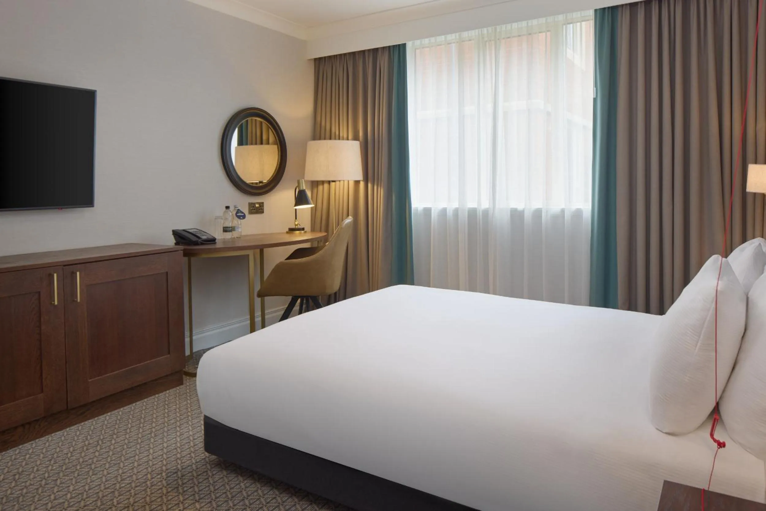 acessibility, Bed in DoubleTree by Hilton St. Anne's Manor