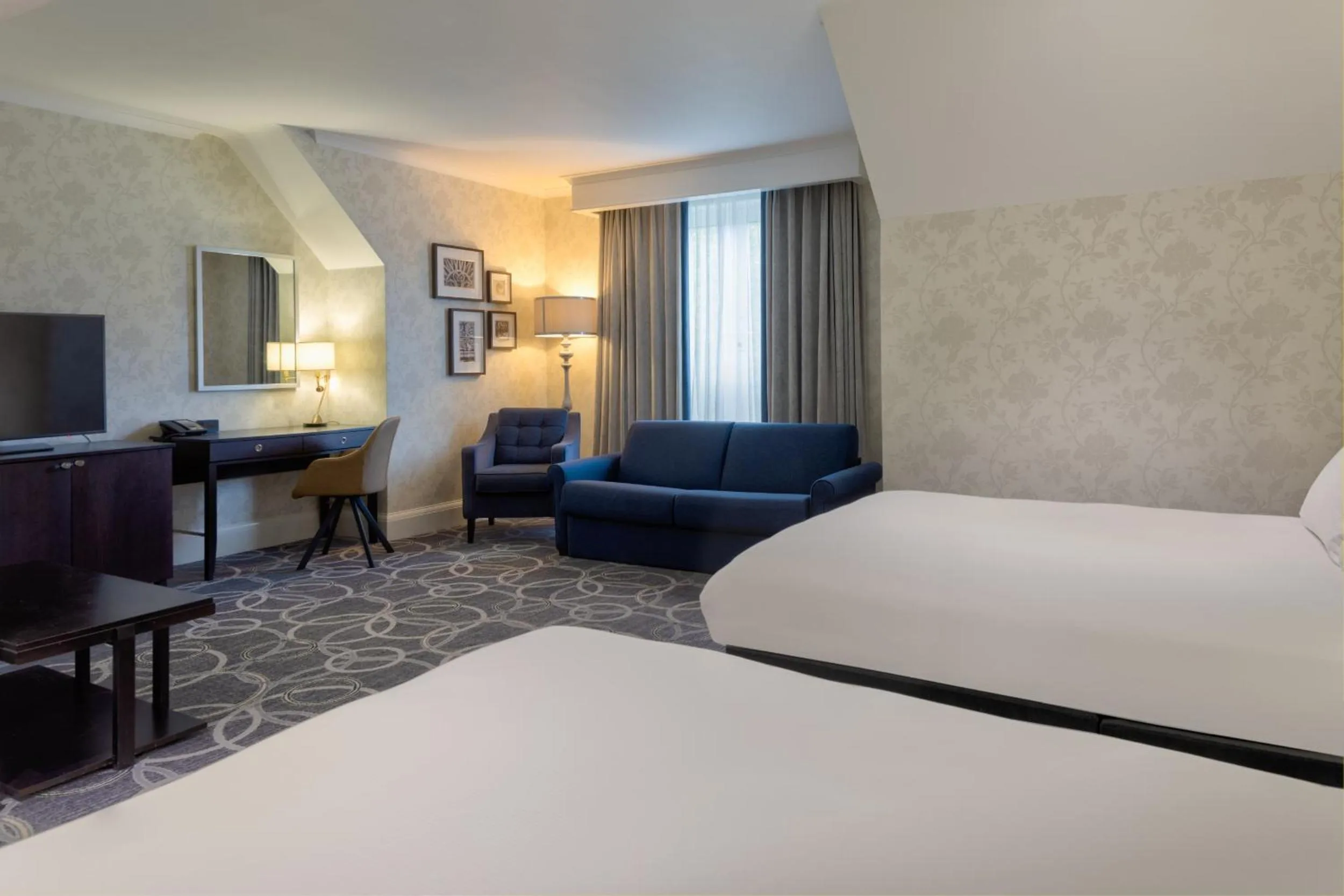 Bedroom, Bed in DoubleTree by Hilton St. Anne's Manor