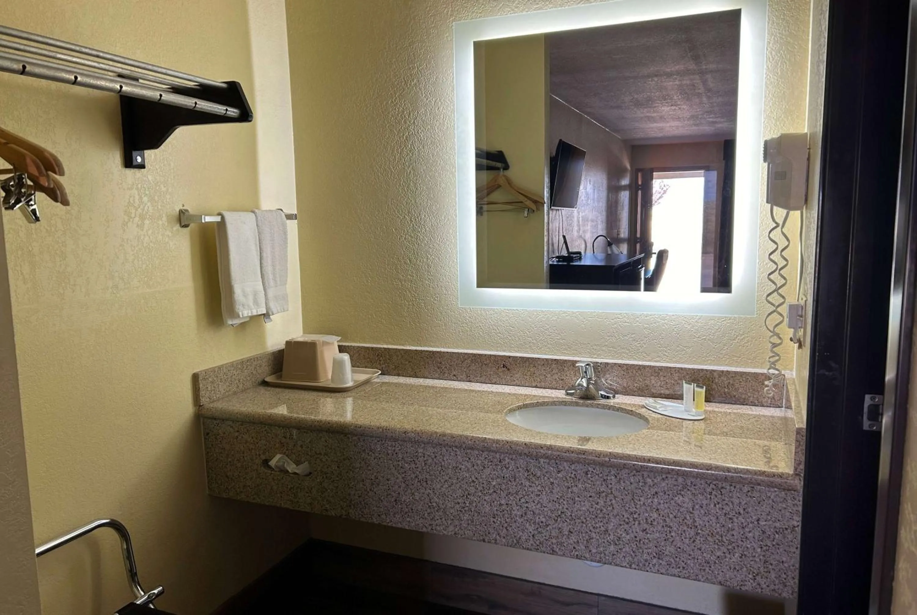 Bathroom in Days Inn by Wyndham Holbrook