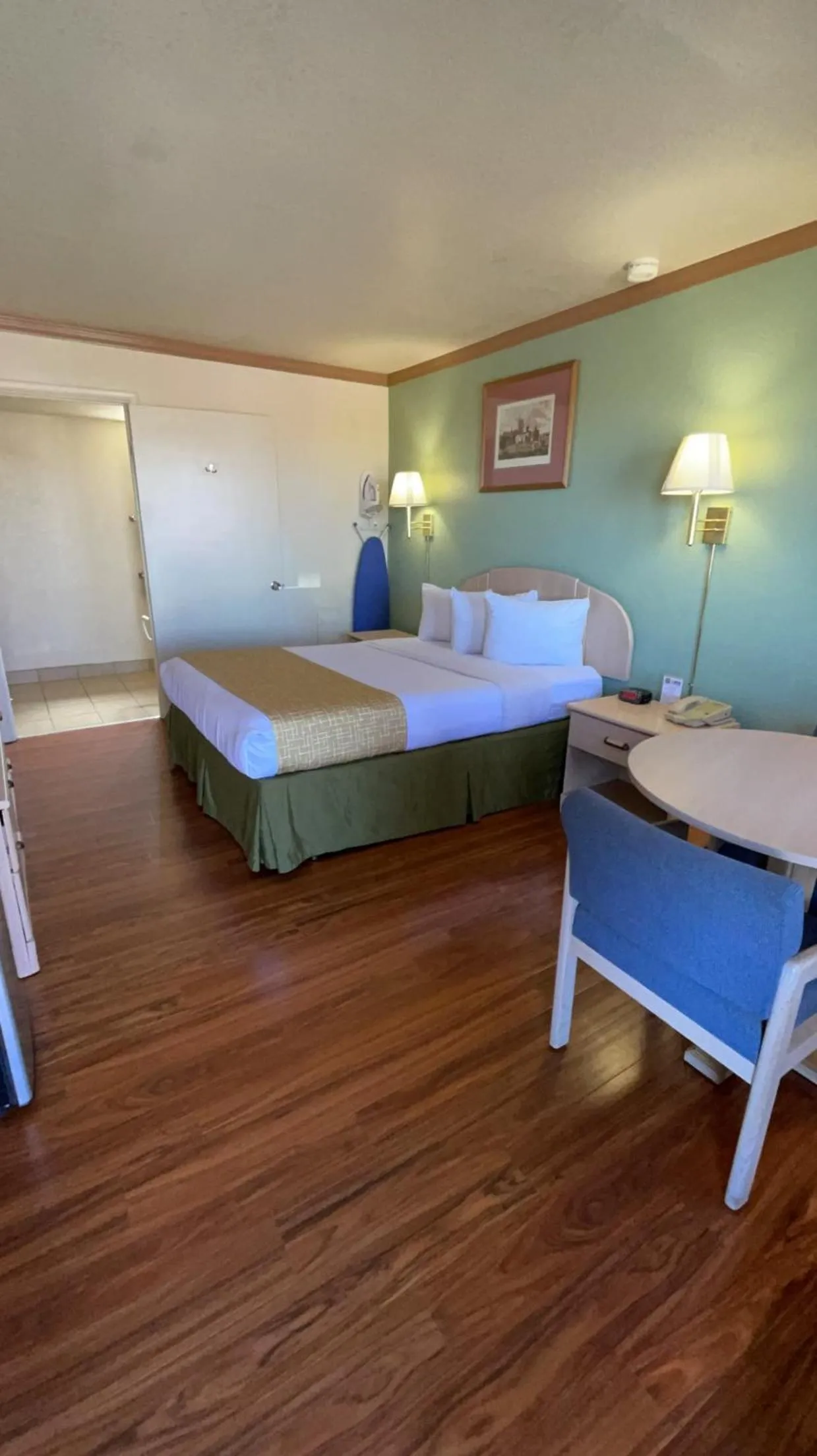 Bed in Travelodge by Wyndham Holbrook