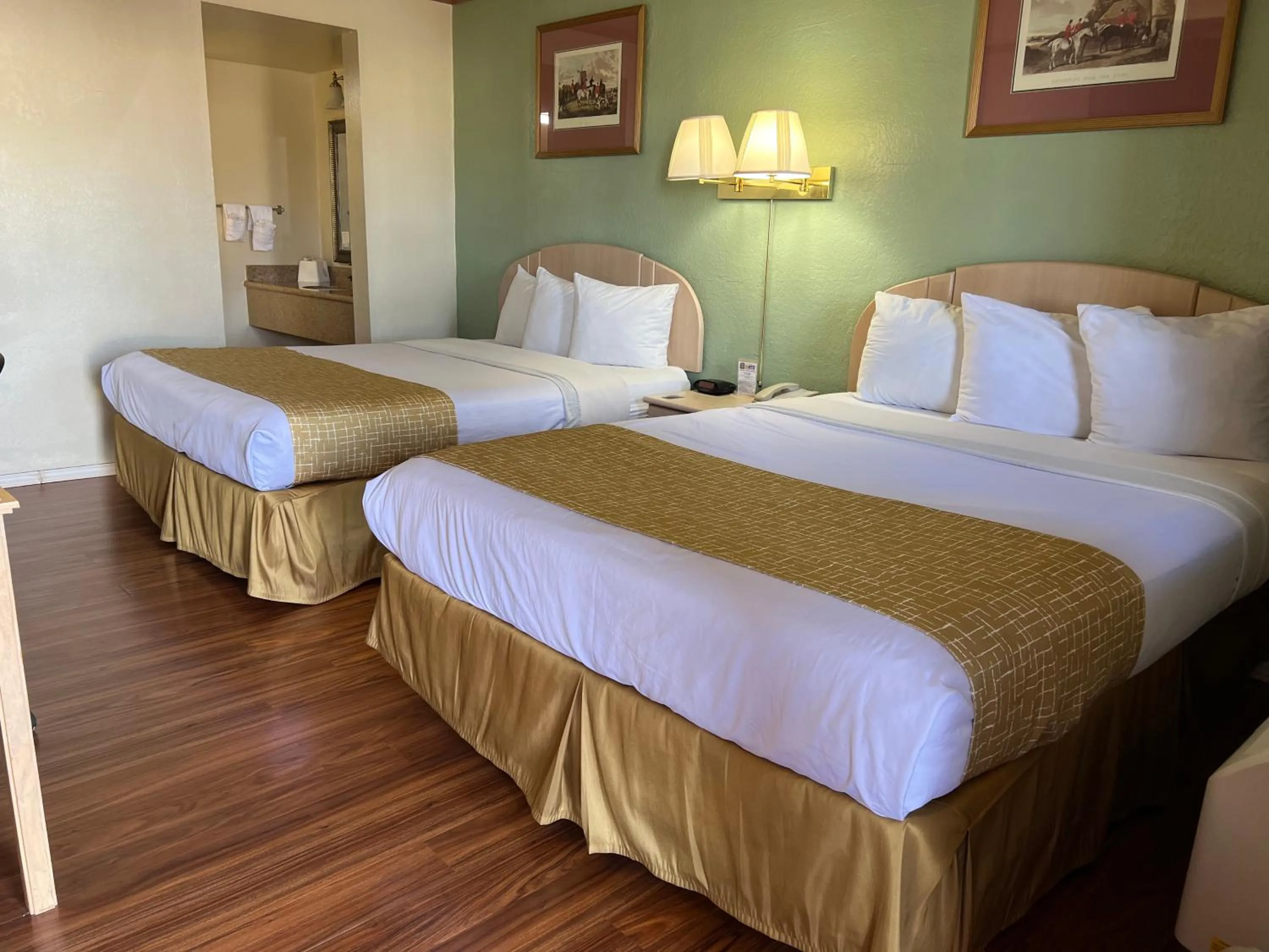 Bed in Travelodge by Wyndham Holbrook