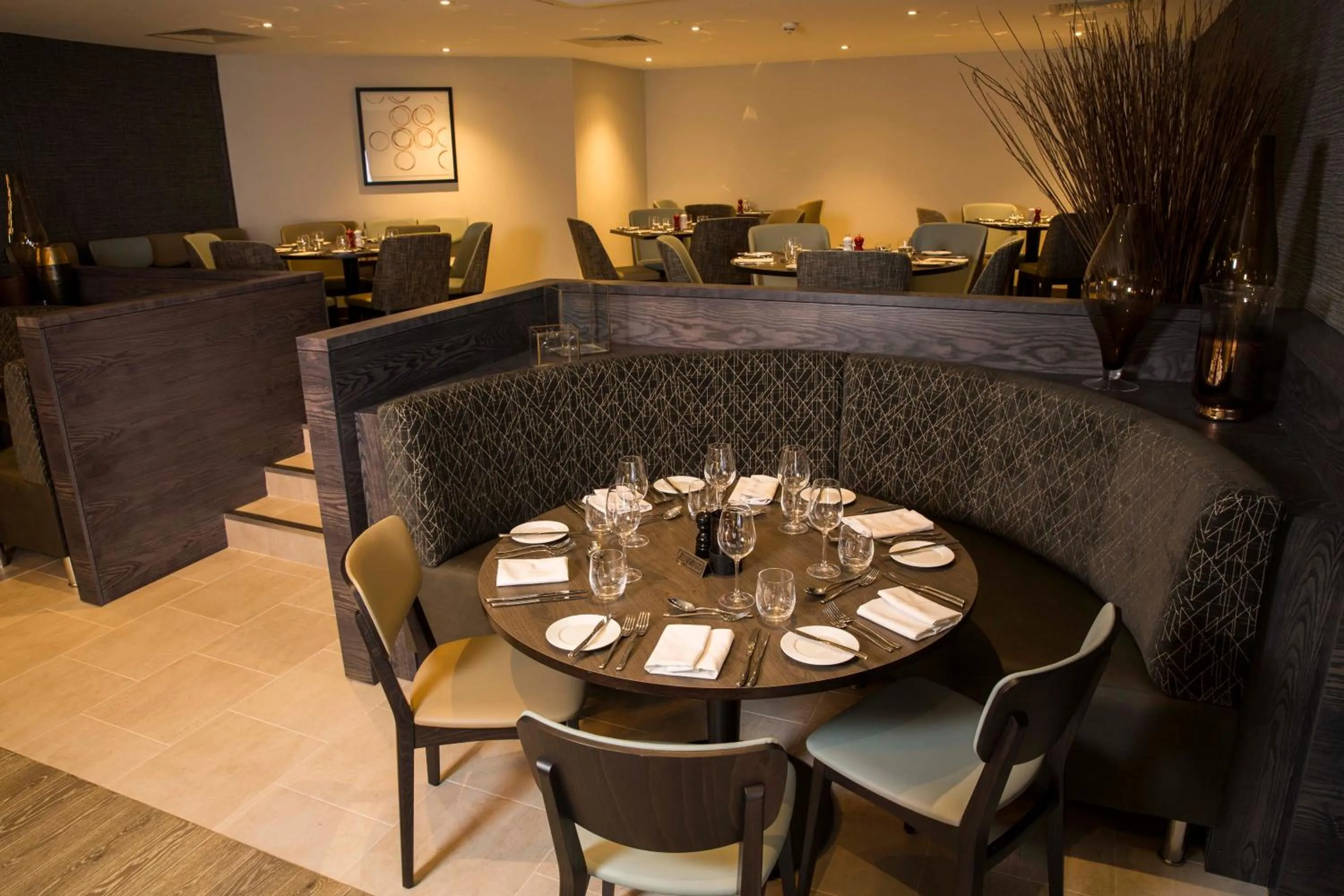 Restaurant/places to eat in Crowne Plaza Basingstoke by IHG