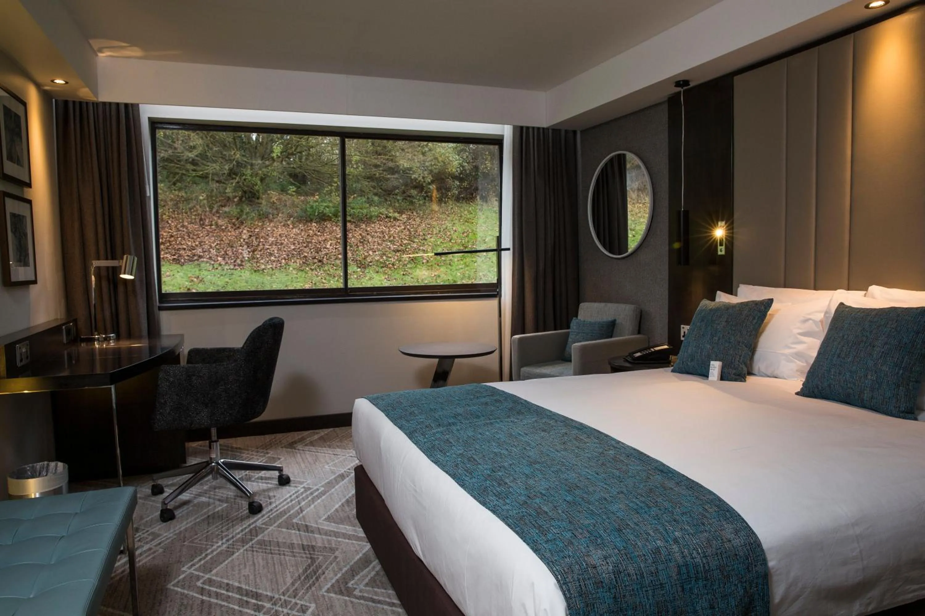 Photo of the whole room in Crowne Plaza Basingstoke by IHG