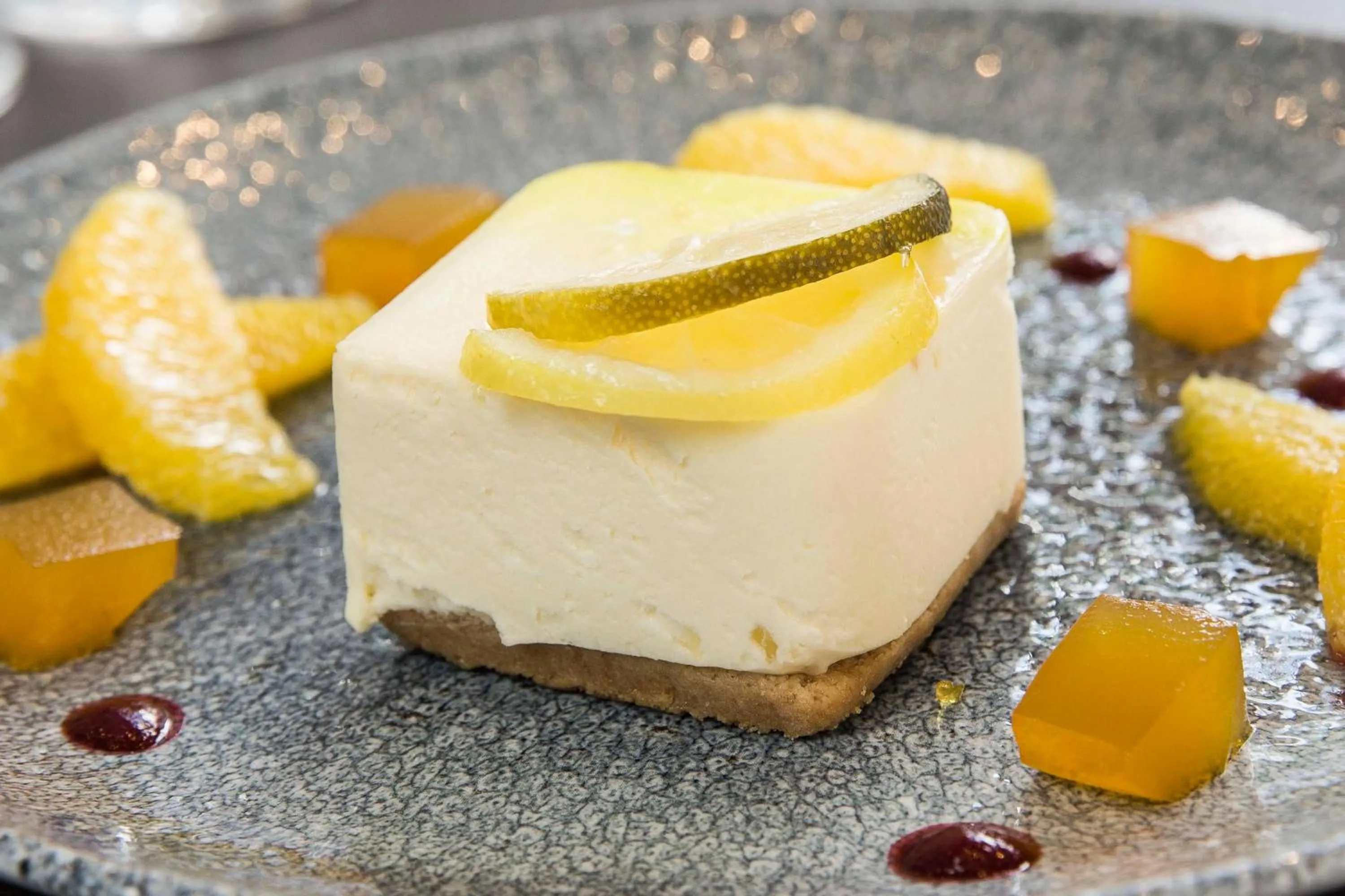 Restaurant/places to eat in Crowne Plaza Basingstoke by IHG