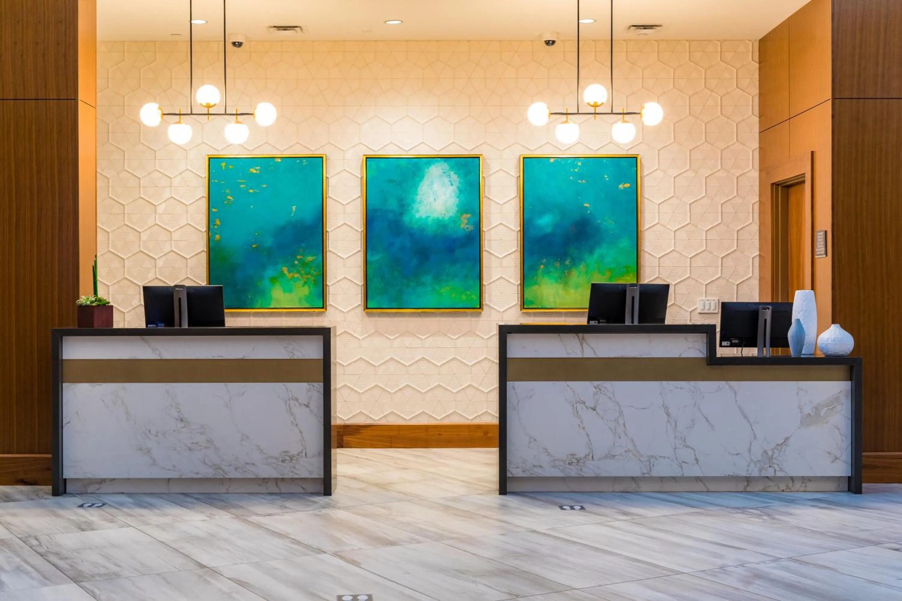 Lobby or reception in Crowne Plaza Lansing by IHG