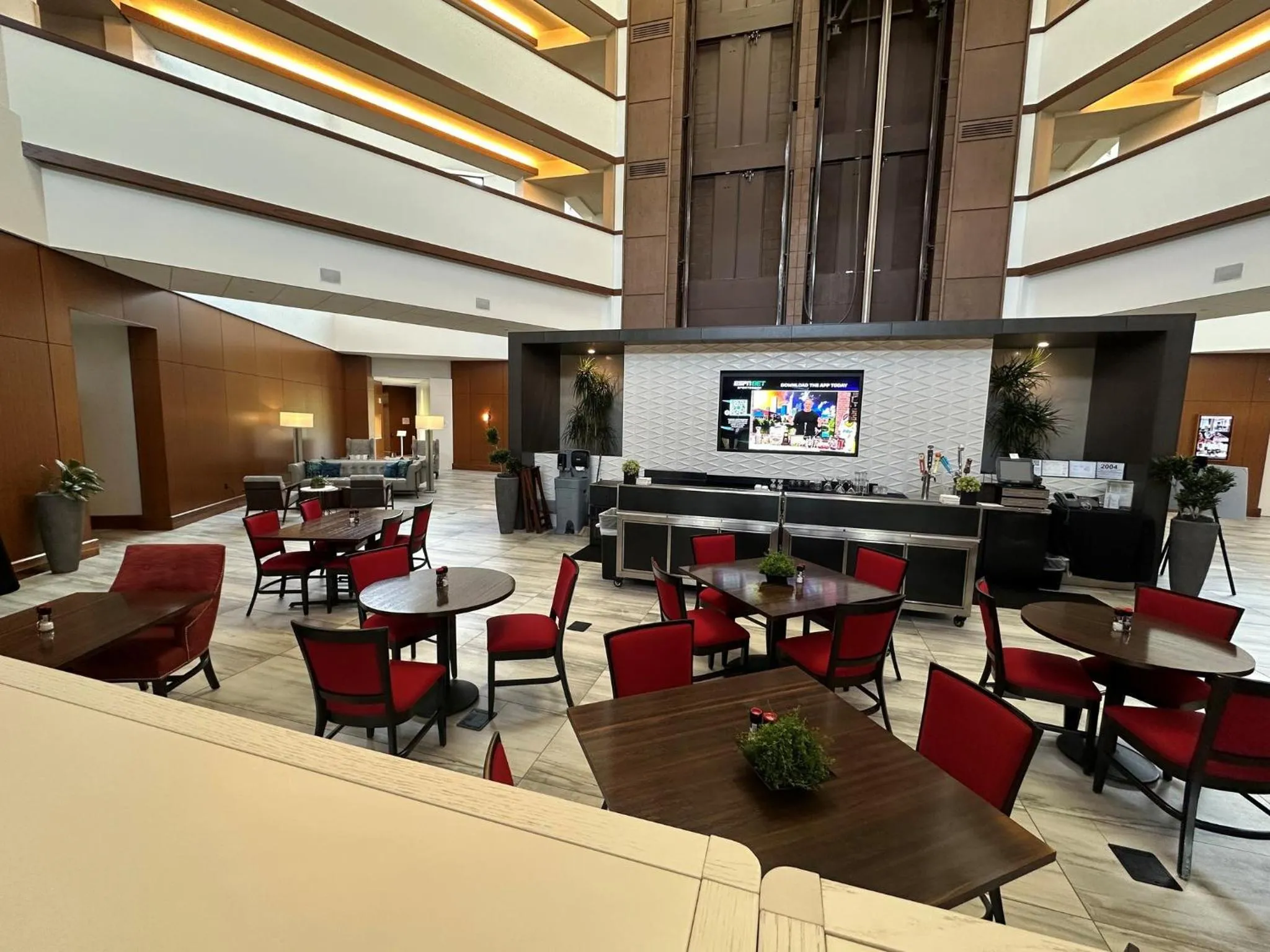 Restaurant/places to eat in Crowne Plaza Lansing by IHG