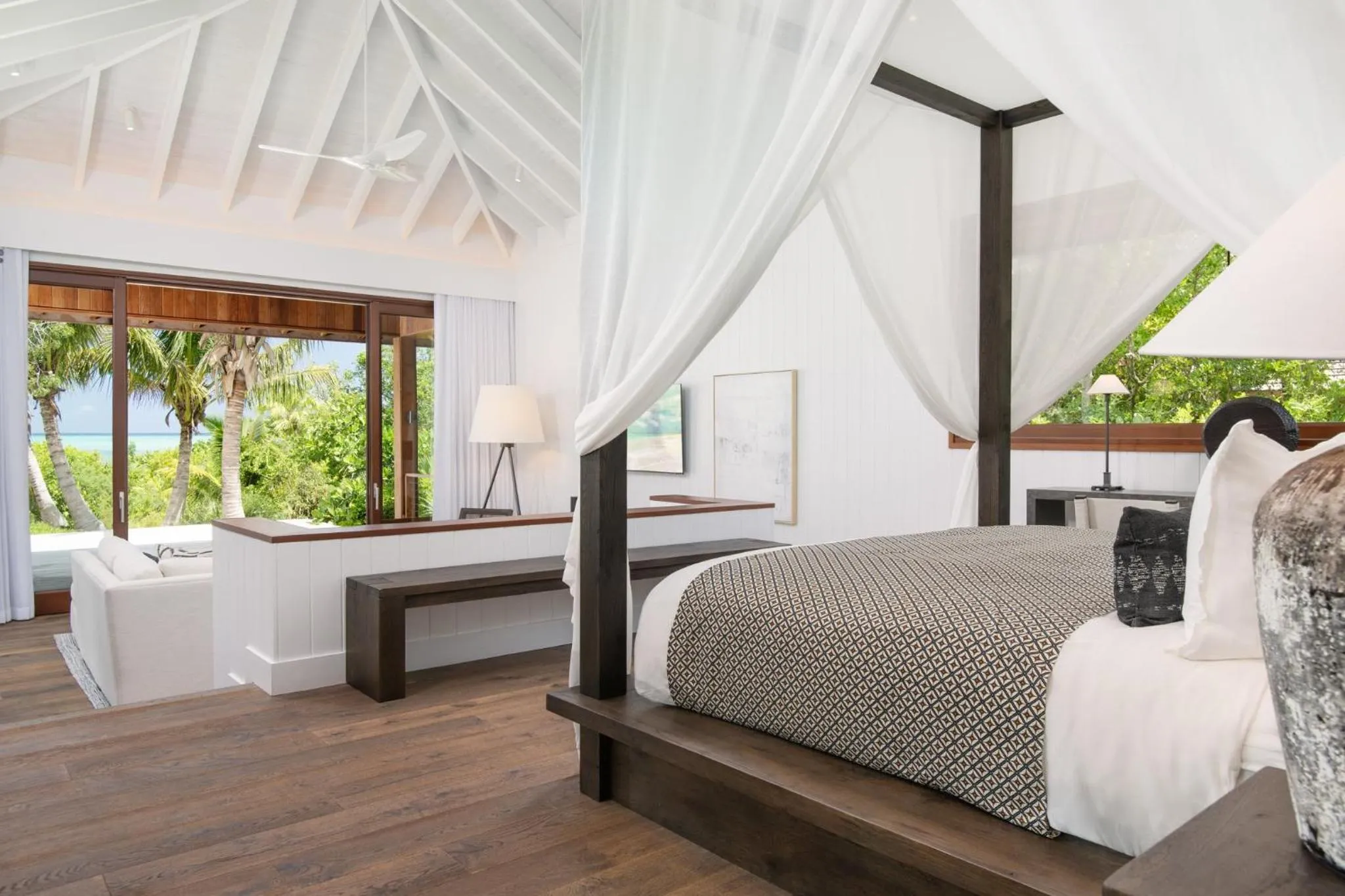 Photo of the whole room, Bed in COMO Parrot Cay