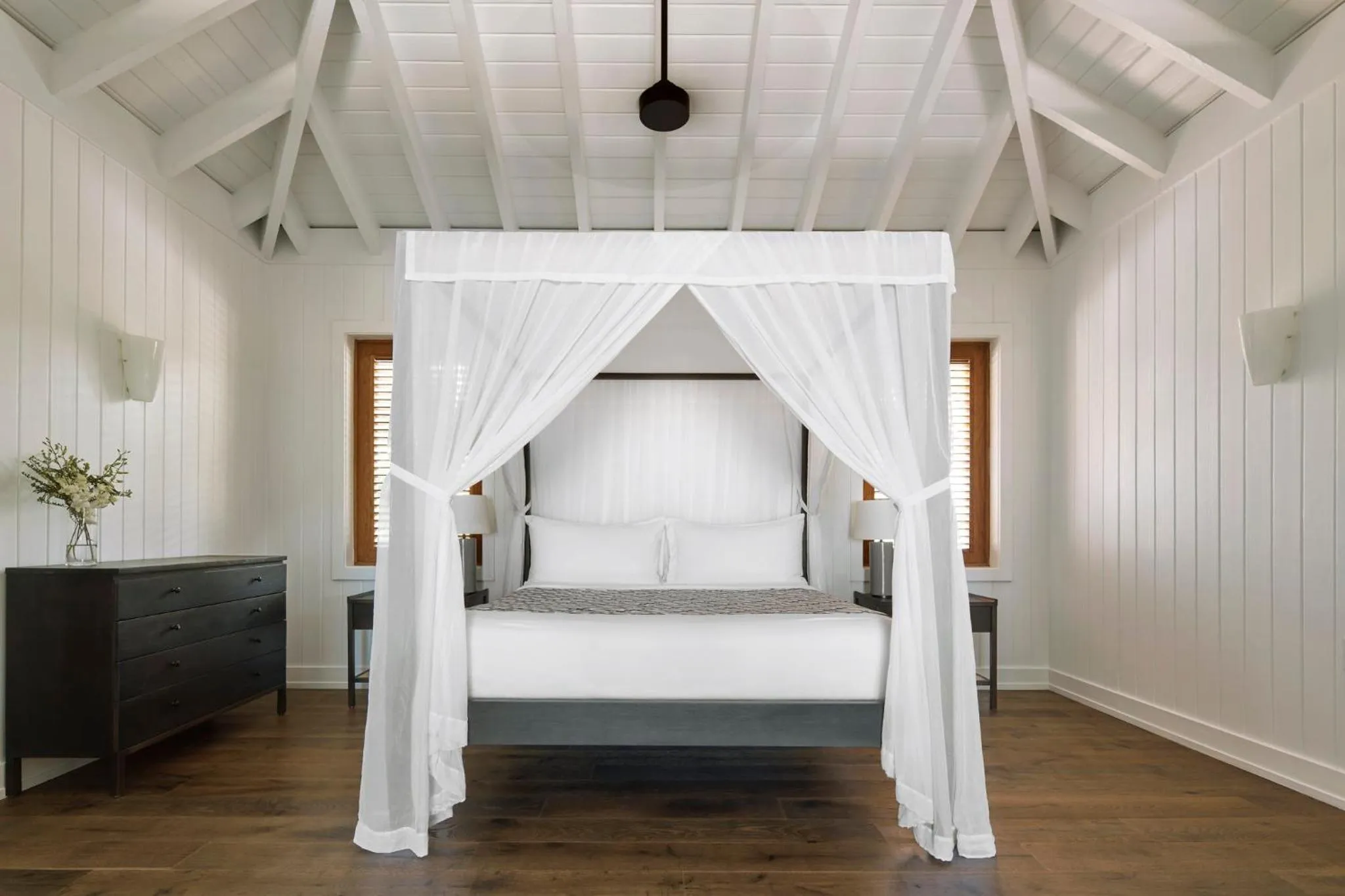 Photo of the whole room, Bed in COMO Parrot Cay