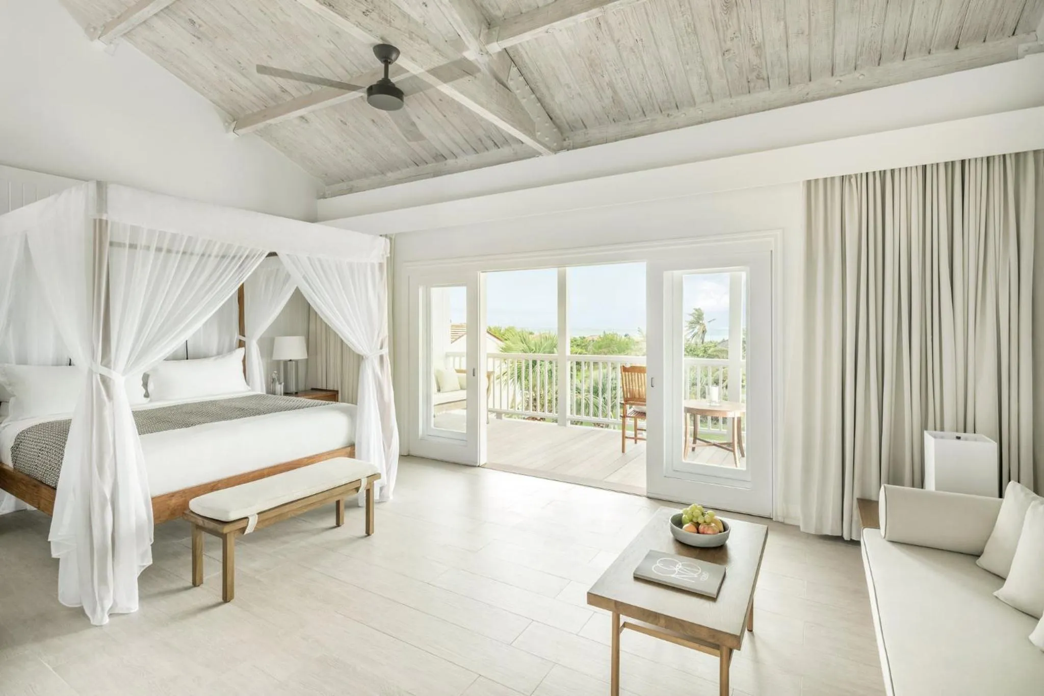 Property building, Bed in COMO Parrot Cay