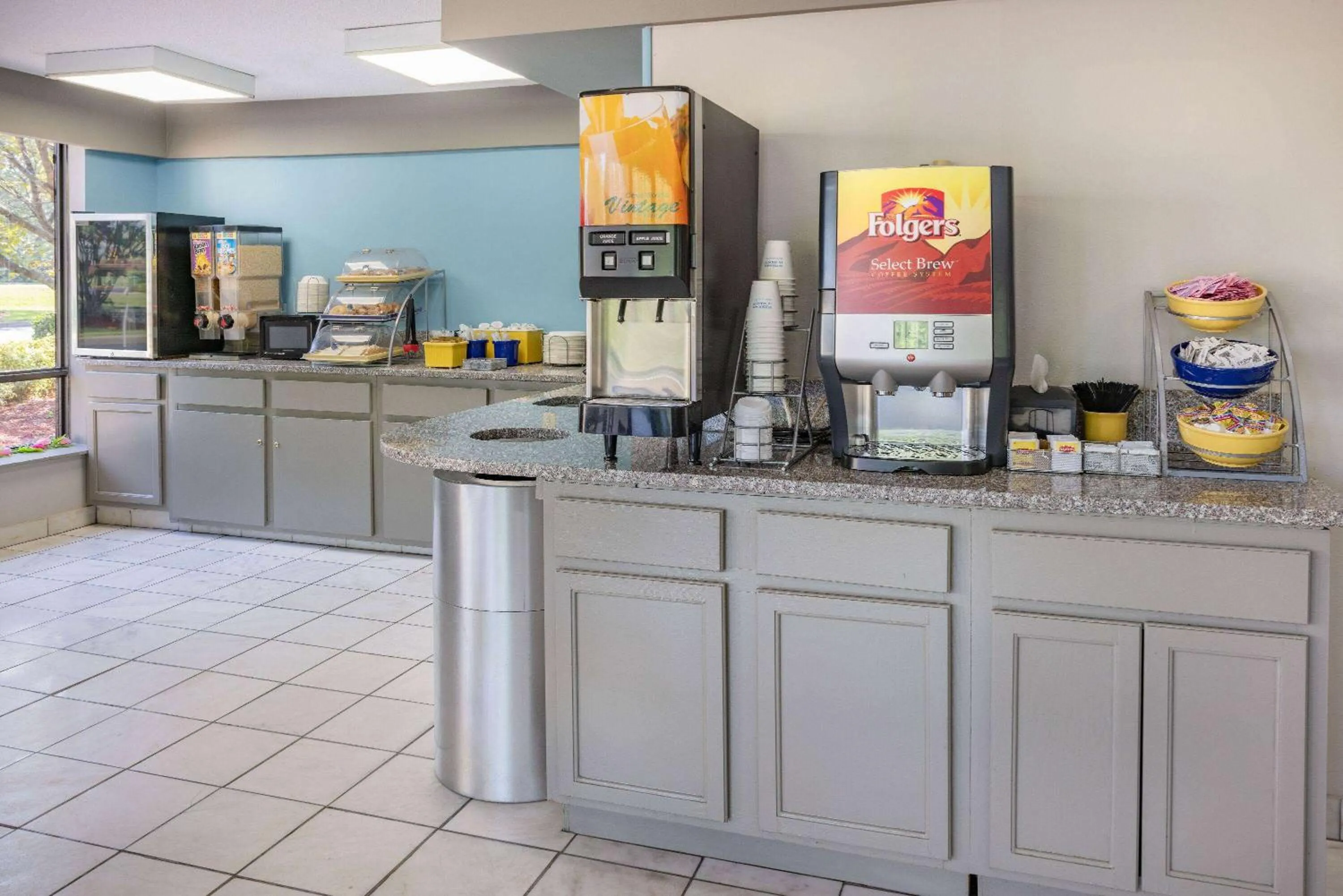 Breakfast in Days Inn by Wyndham Spartanburg Waccamaw