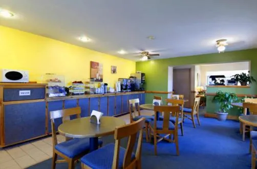 Restaurant/Places to Eat in Americas Best Value Inn - Garden City