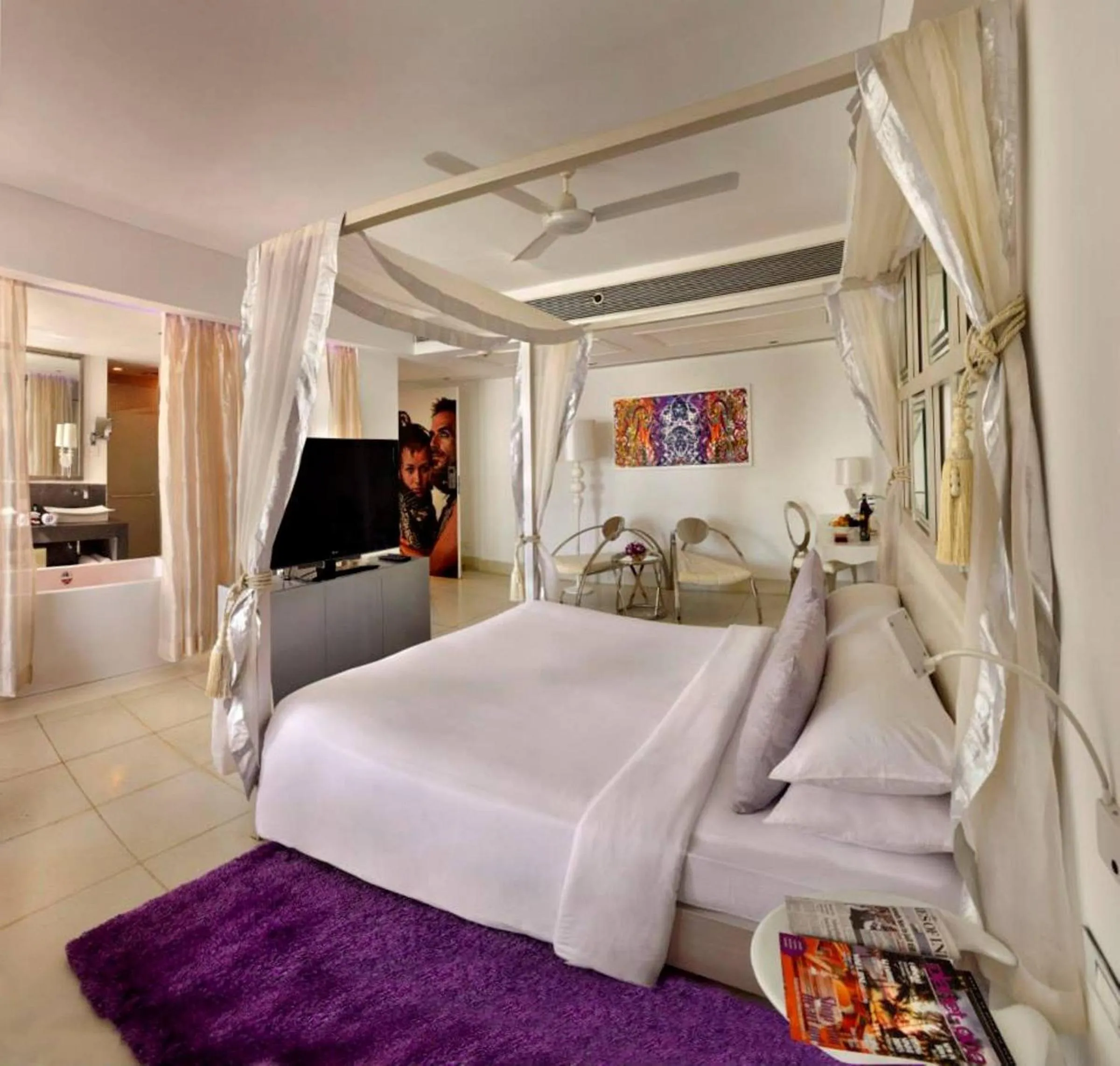 Photo of the whole room, Bed in The Park Calangute Goa