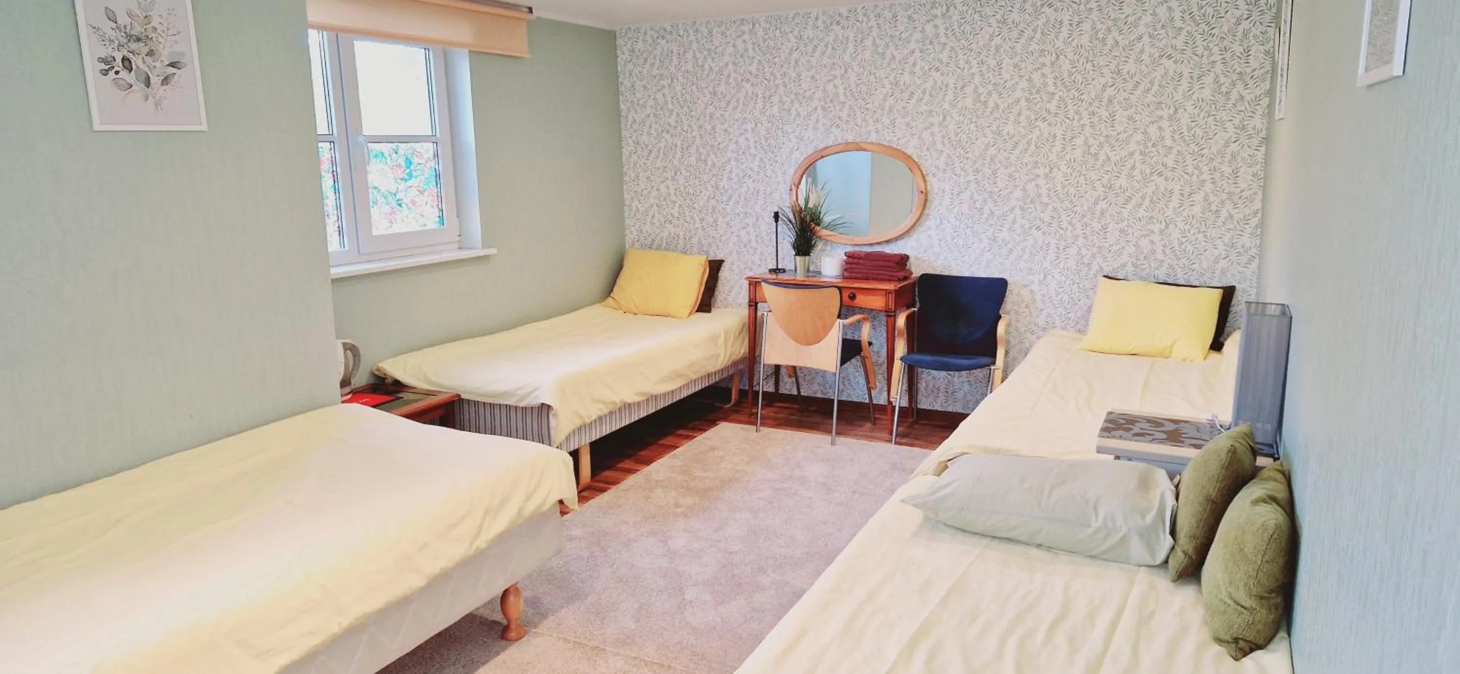 Photo of the whole room, Bed in Freedom65 Hostel and Caravan