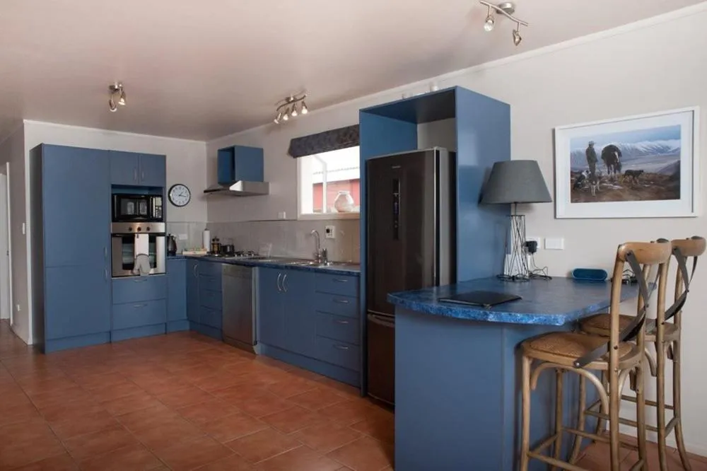 Kitchen or kitchenette in Mountain Chalets Motel