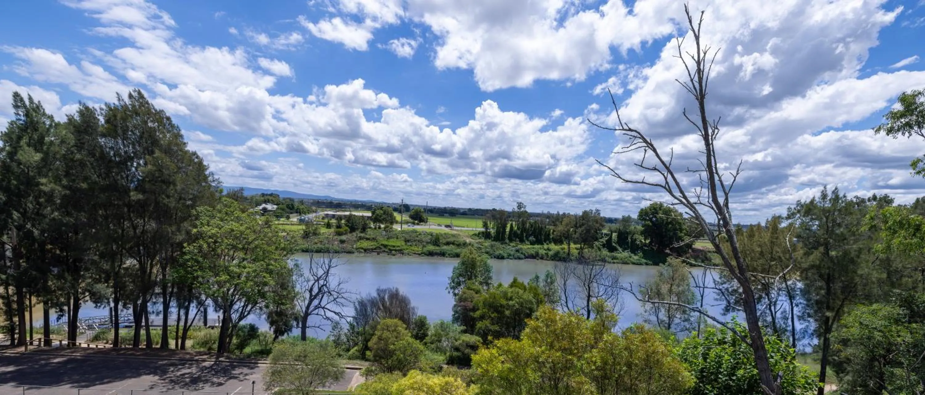 Windsor River View Inn