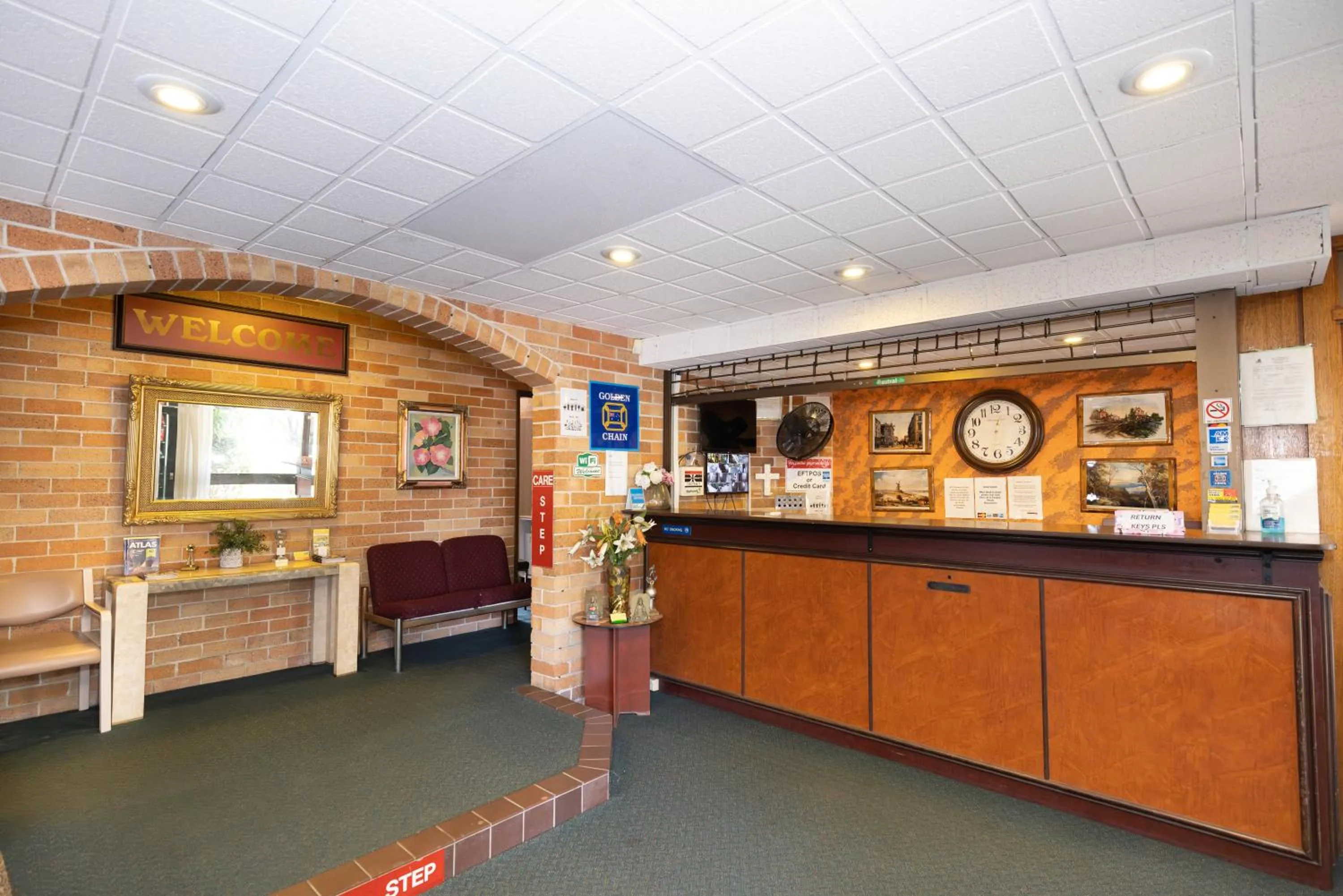 Windsor River View Inn