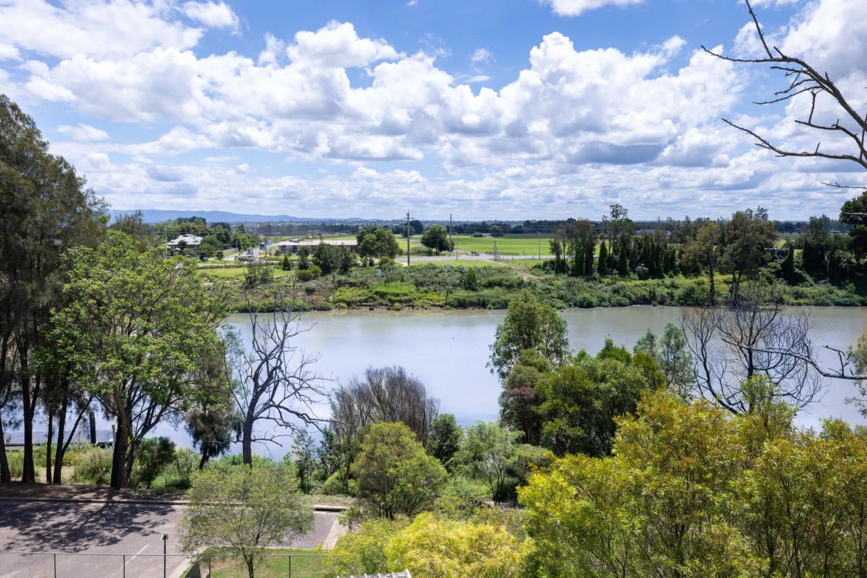 Windsor River View Inn