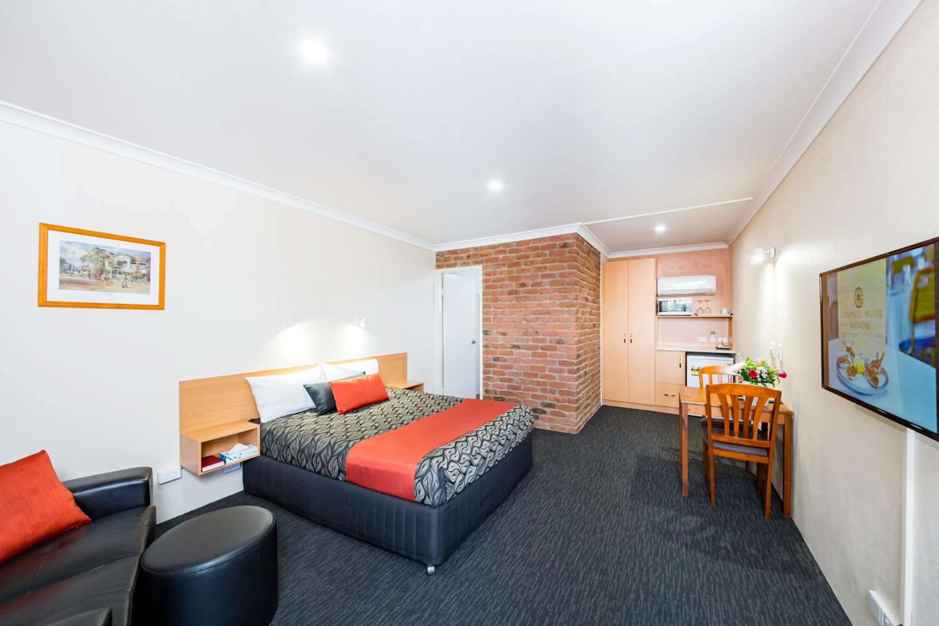 Photo of the whole room in Wondai Colonial Motel & Ivory's Restaurant