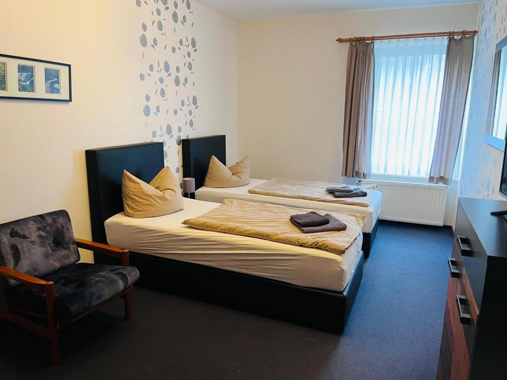 Bedroom, Bed in Waldhotel