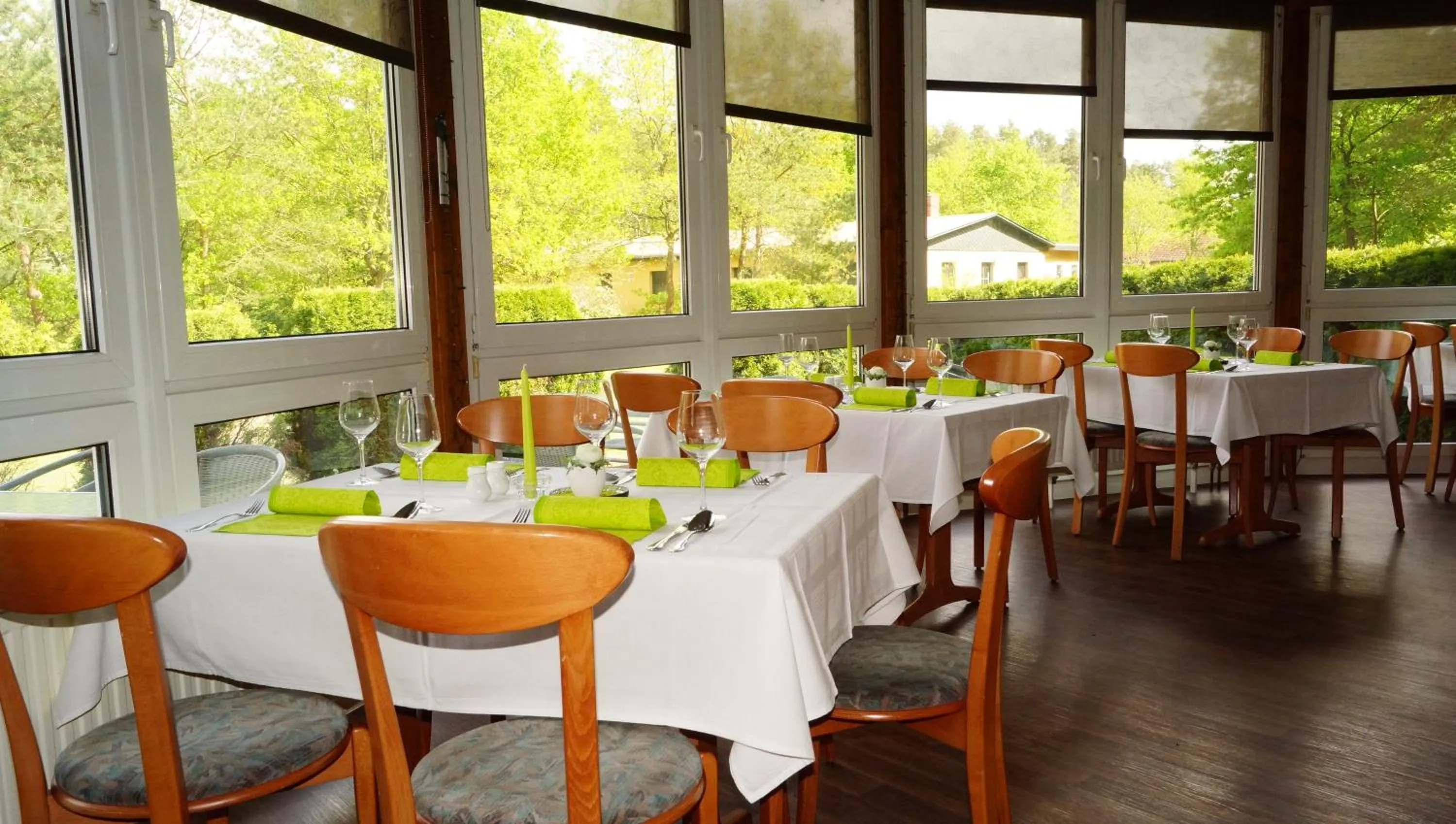 Restaurant/places to eat in Waldhotel