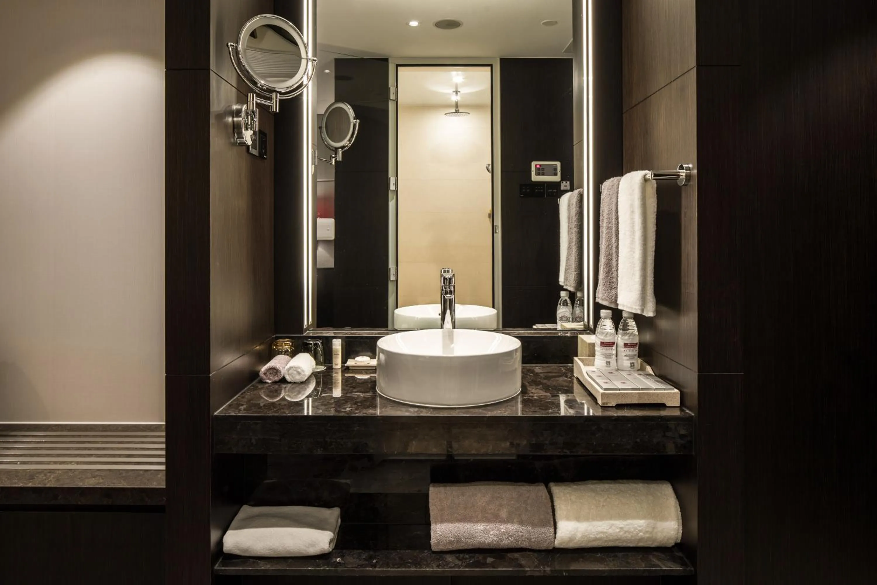 Bathroom in Rhombus Park Aura Chengdu Hotel