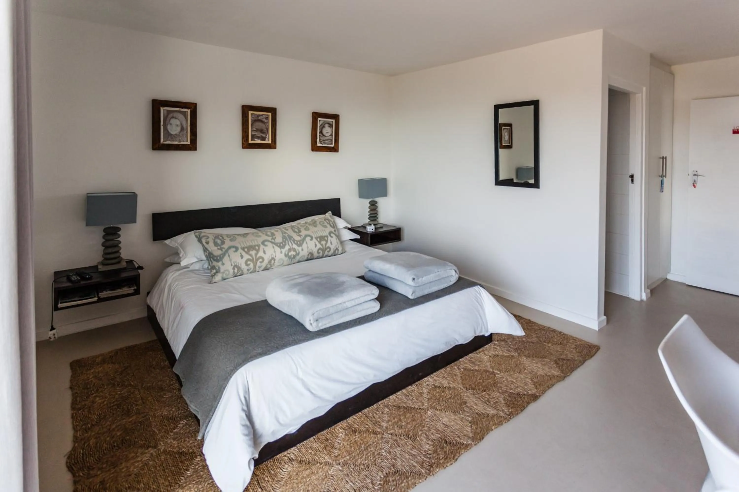 Photo of the whole room, Bed in Agulhas Ocean House