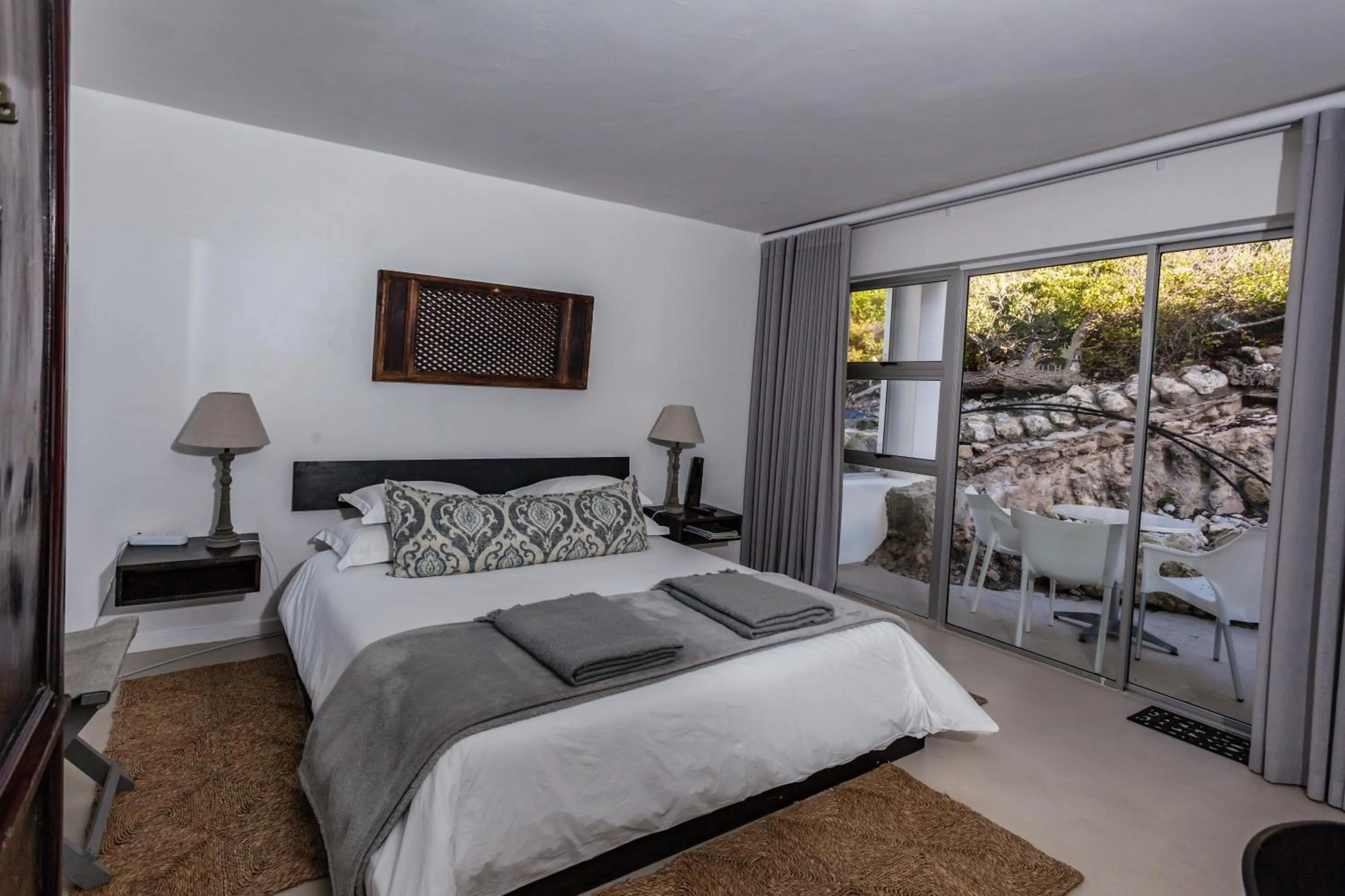 Photo of the whole room, Bed in Agulhas Ocean House