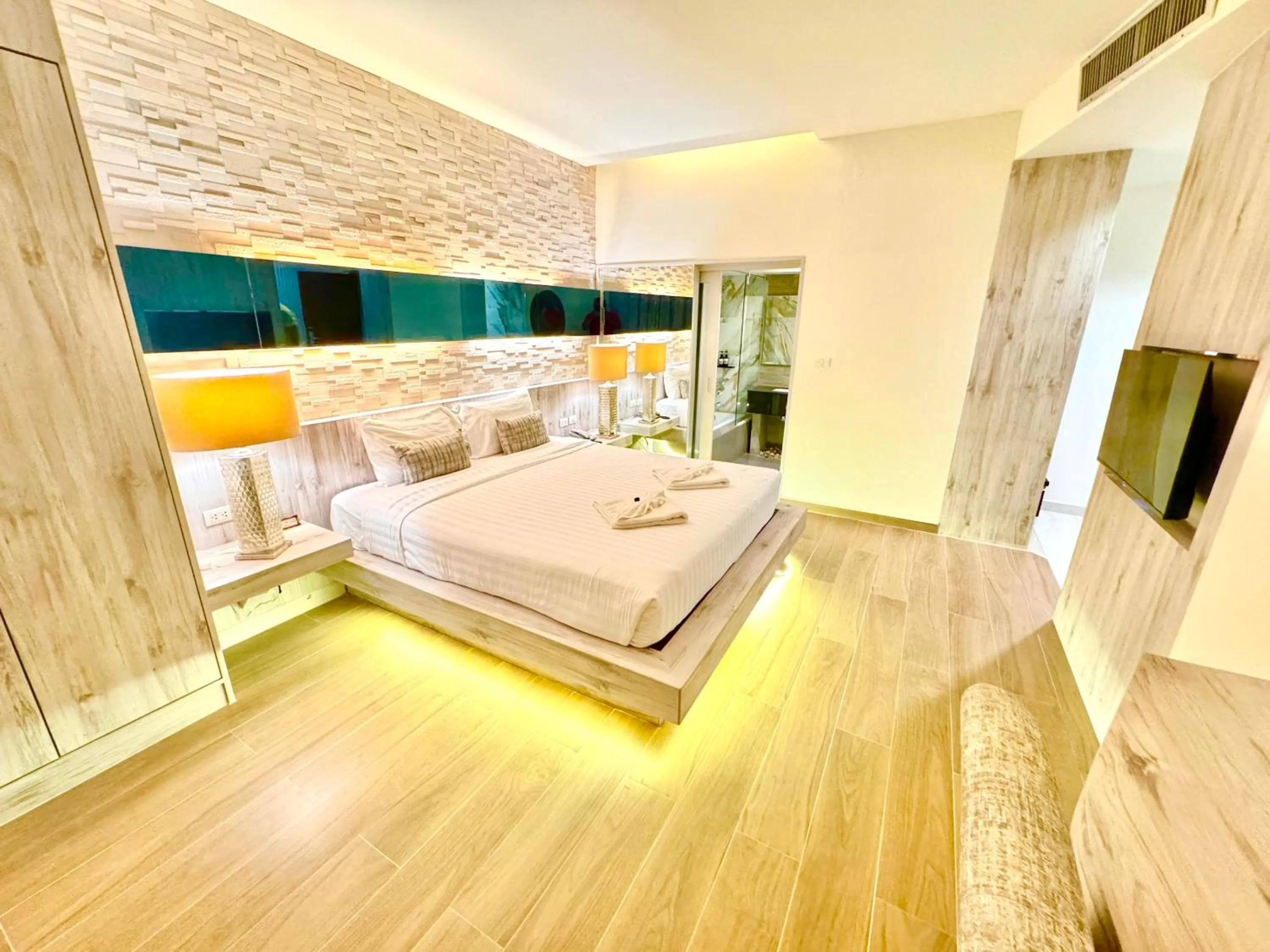 Bathroom, Bed in De Cozé Hotel