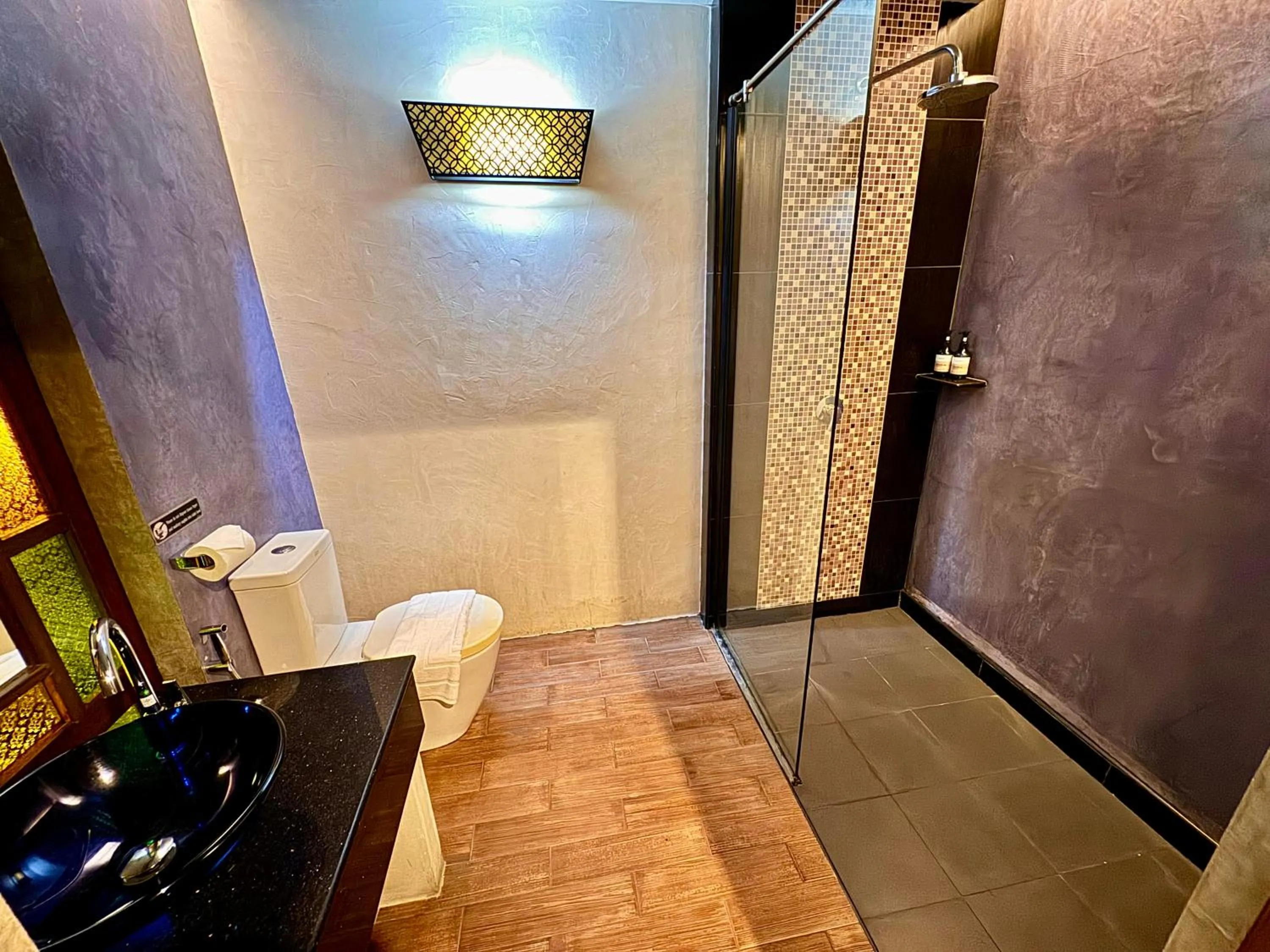 Bathroom in De Cozé Hotel