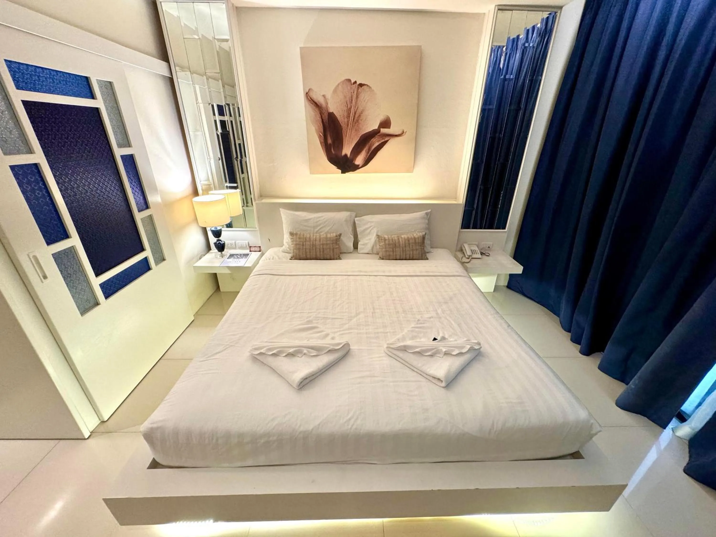 Bedroom, Bed in De Cozé Hotel