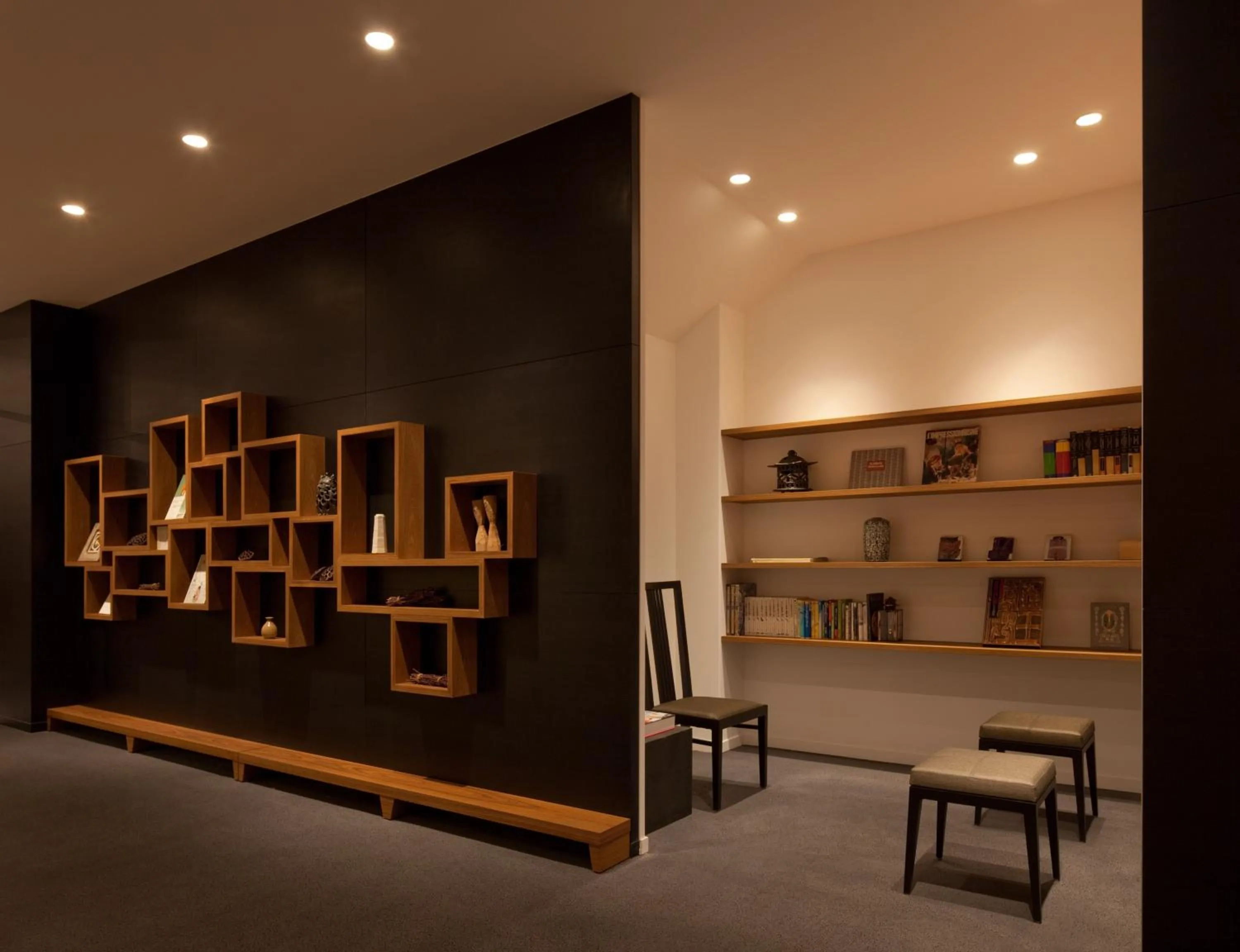 Library in Furuyu Onsen Oncri