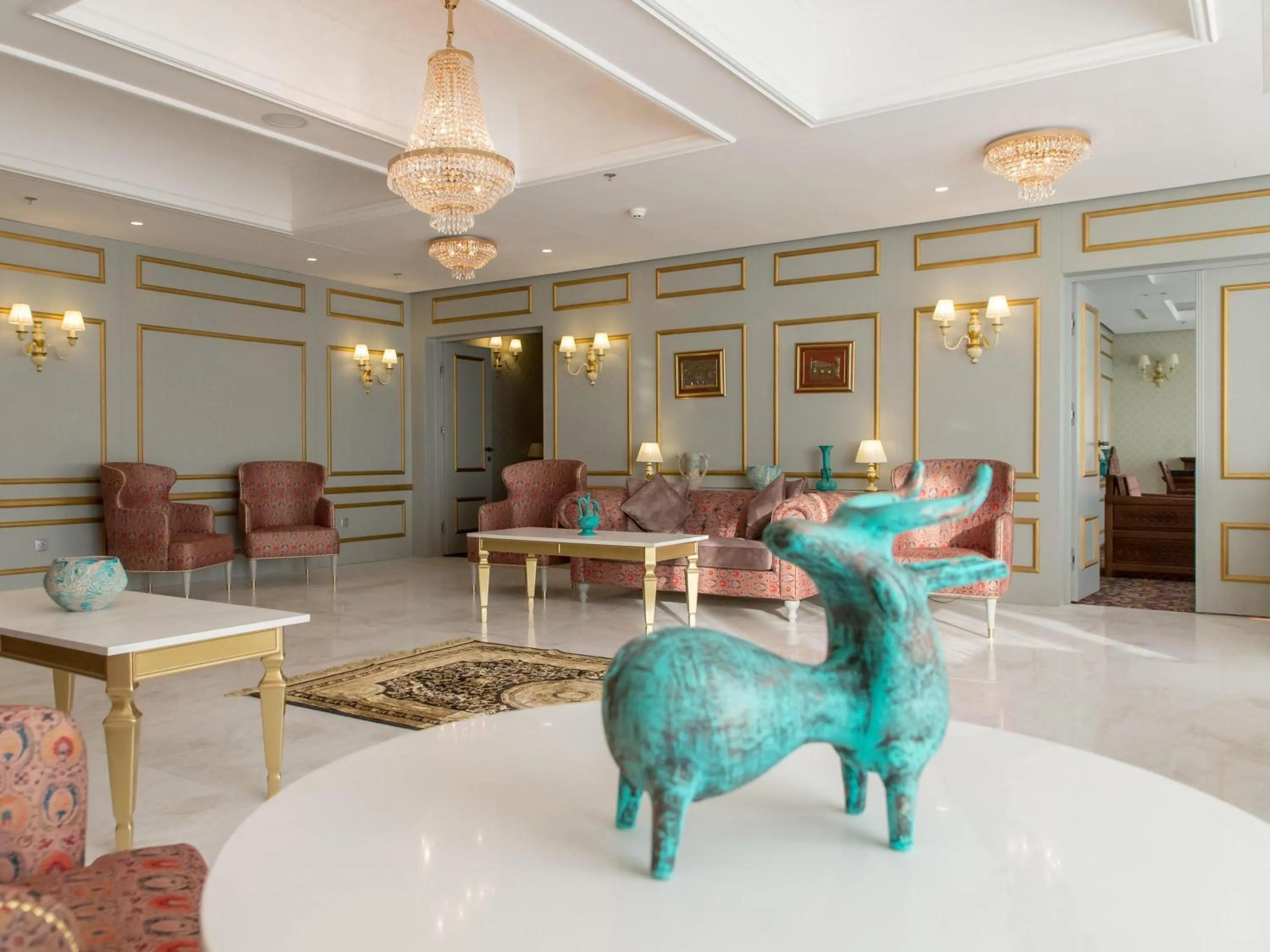 Bedroom in Swissotel Sarajevo