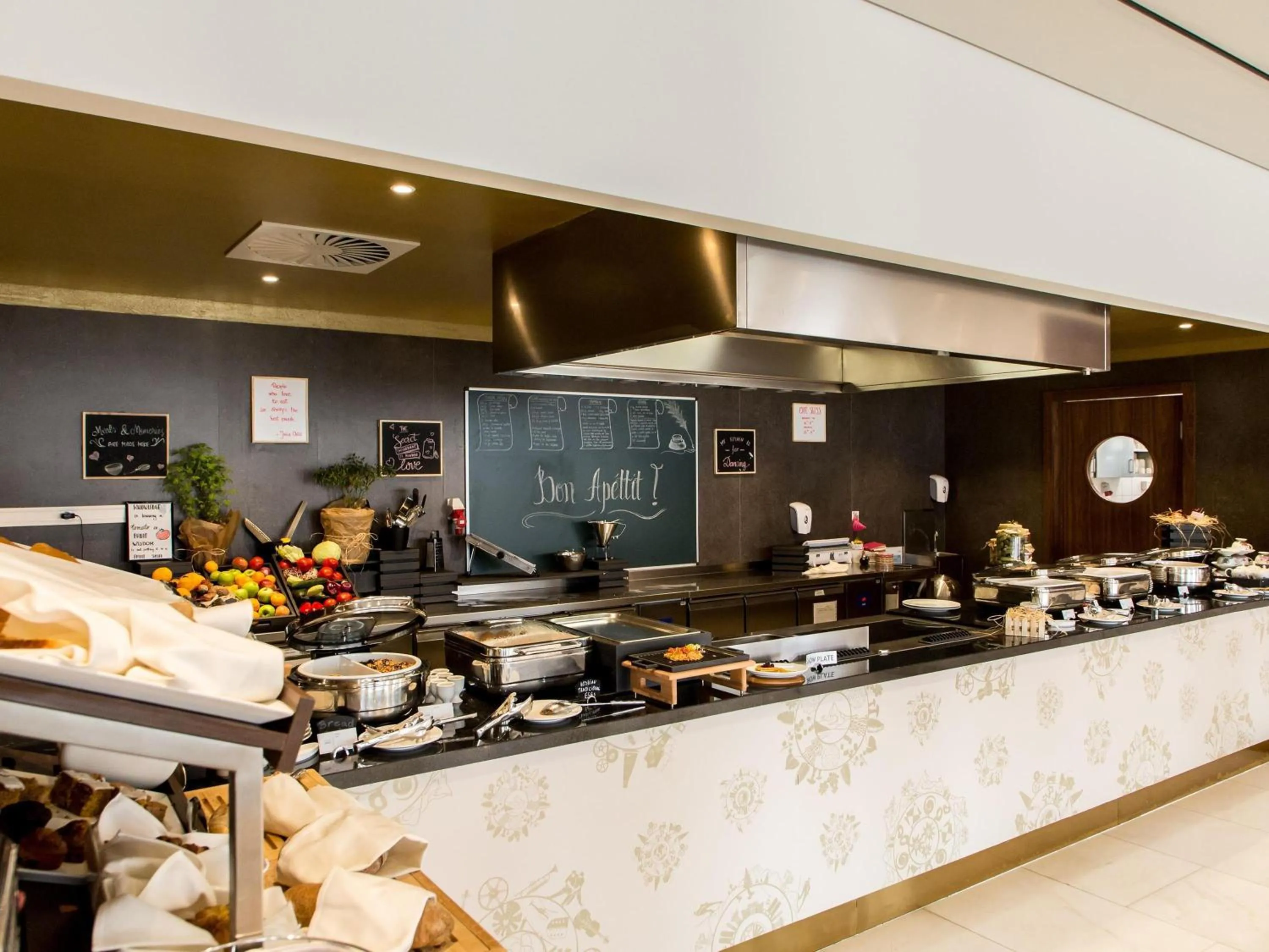 Restaurant/places to eat in Swissotel Sarajevo