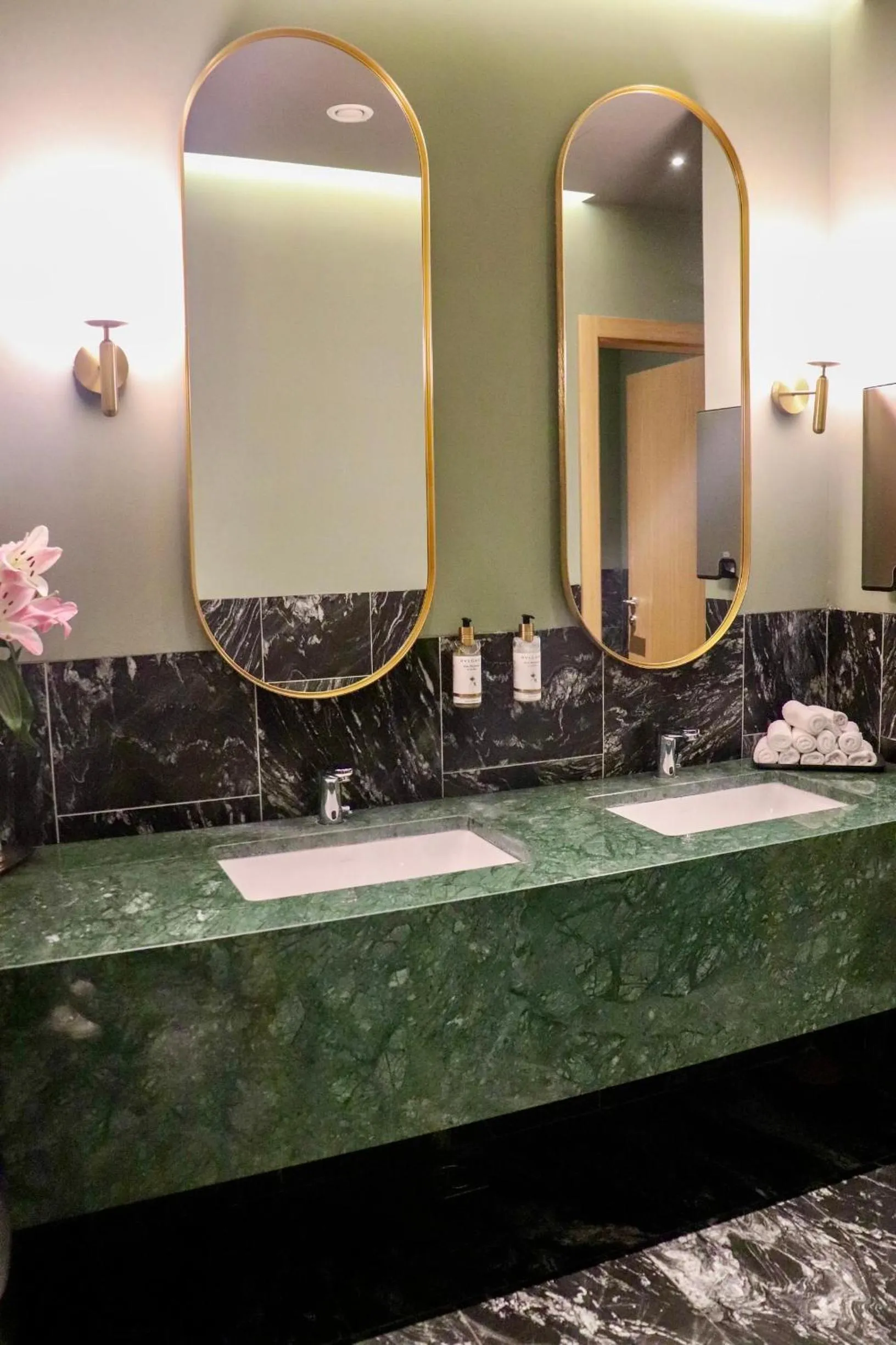 Toilet in Swissotel Sarajevo