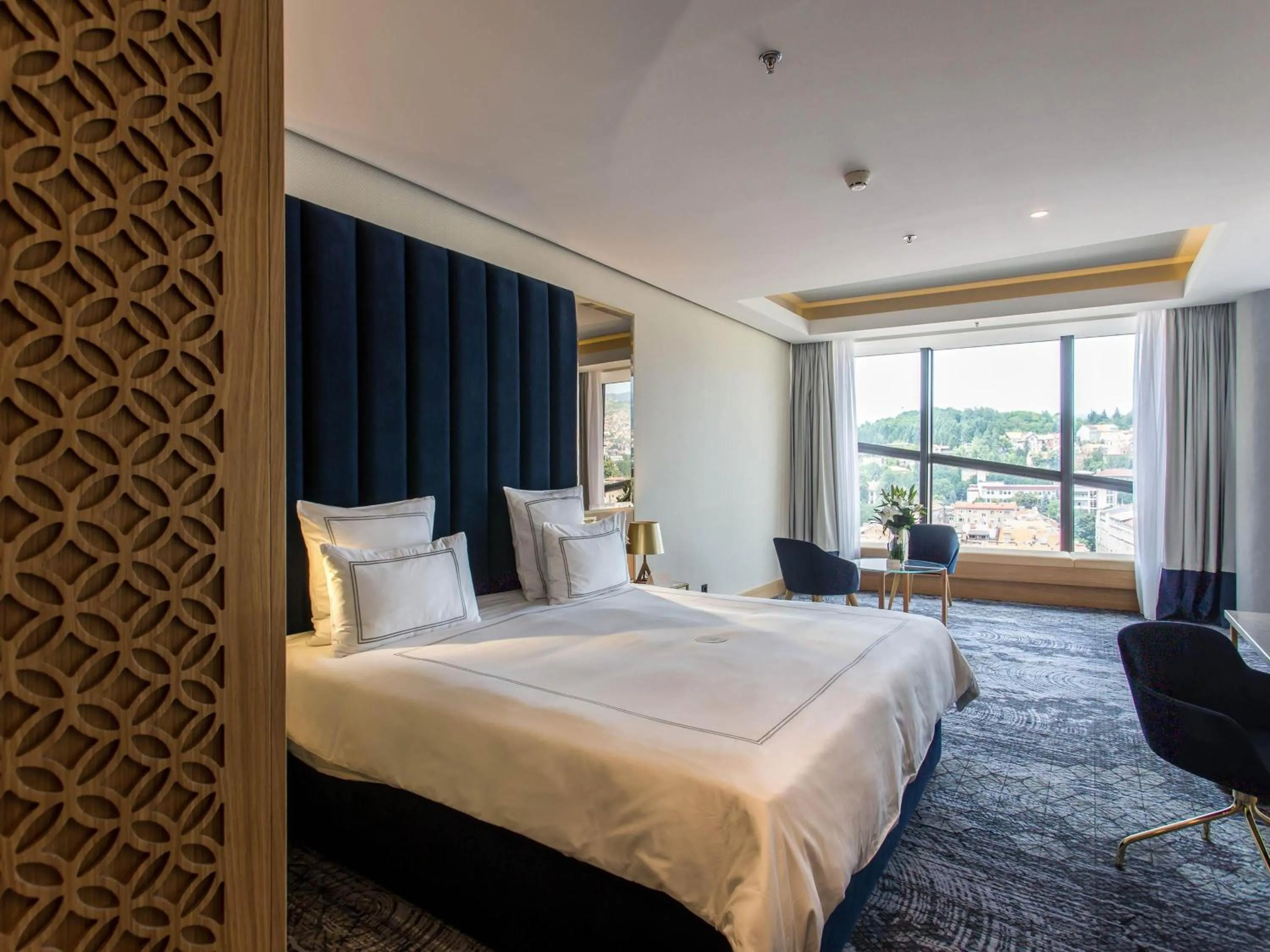 Bedroom, Bed in Swissotel Sarajevo