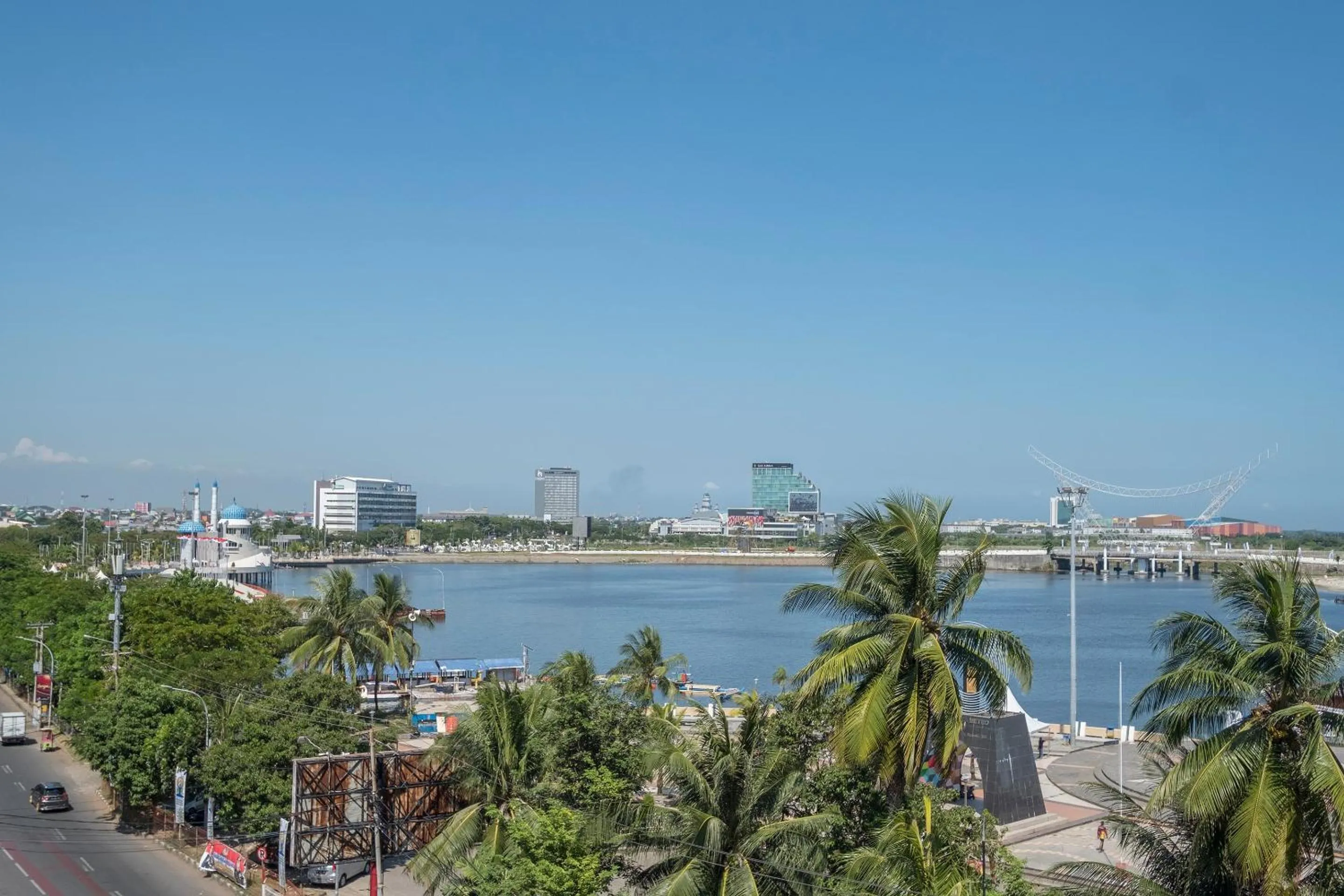 OYO 1090 Hotel Anging Mammiri Makassar