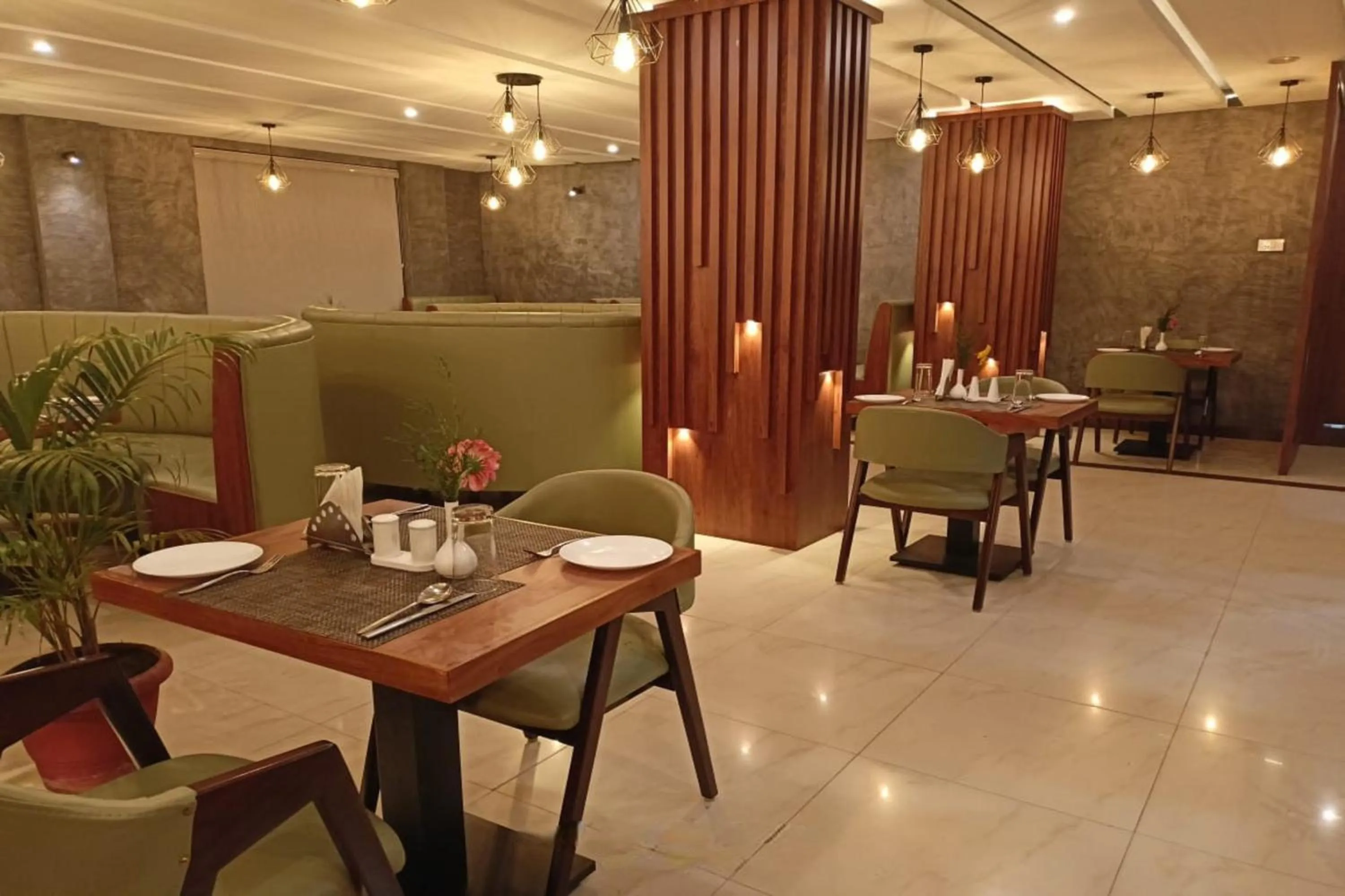 Restaurant/places to eat in Hotel Preethi Classic Towers