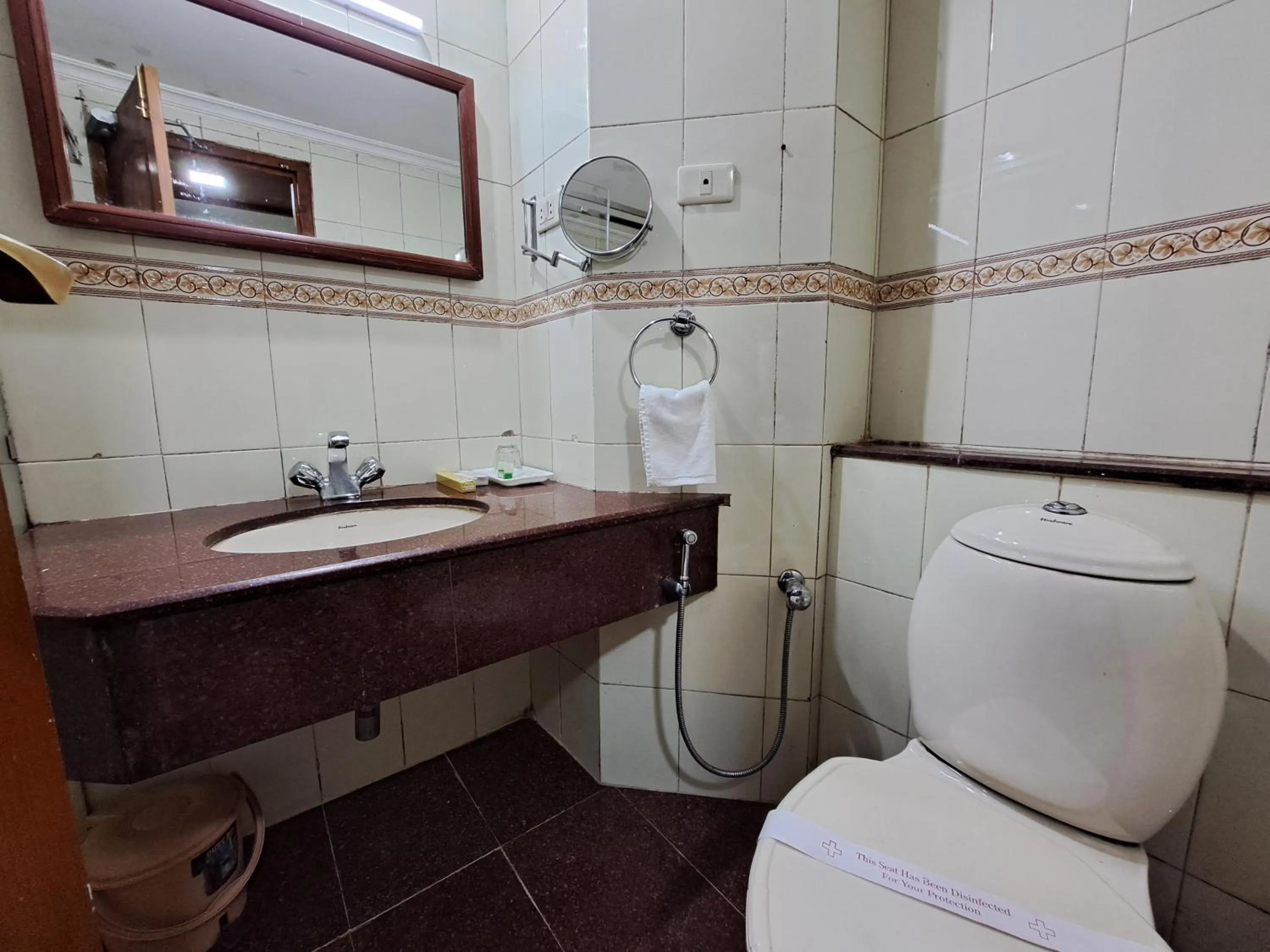 Bathroom in Hotel Preethi Classic Towers