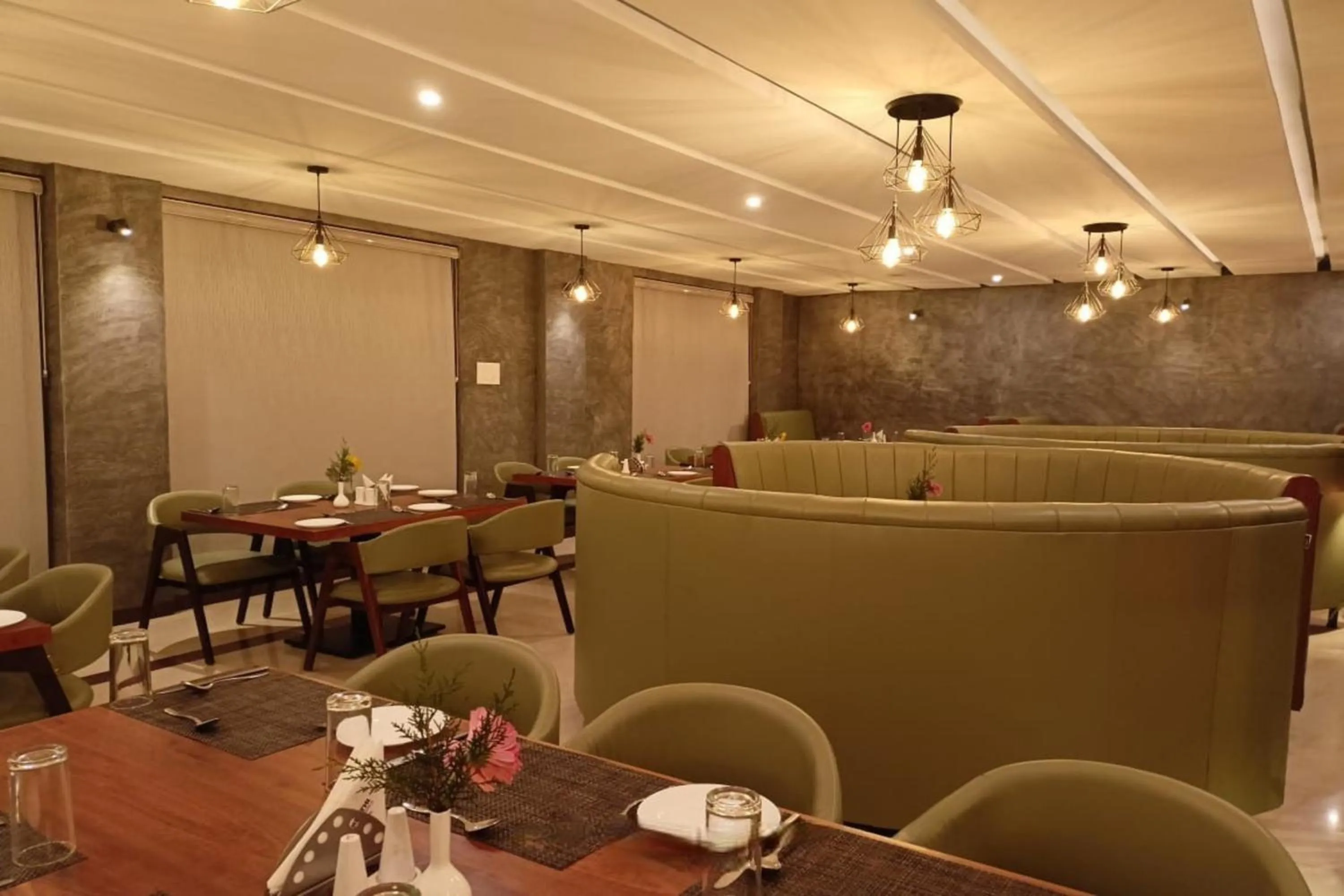 Restaurant/places to eat in Hotel Preethi Classic Towers