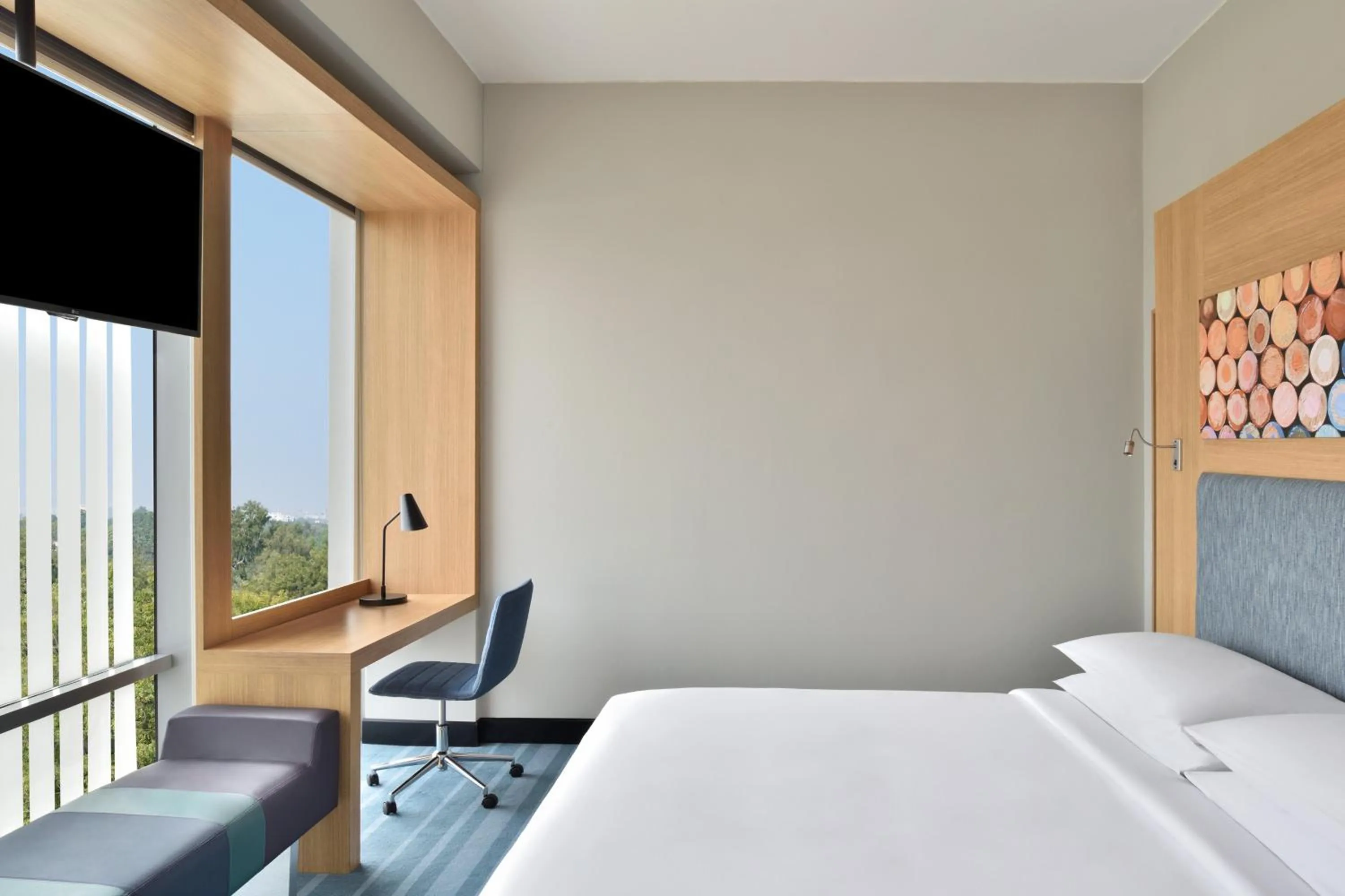 Photo of the whole room, Bed in Aloft New Delhi Aerocity