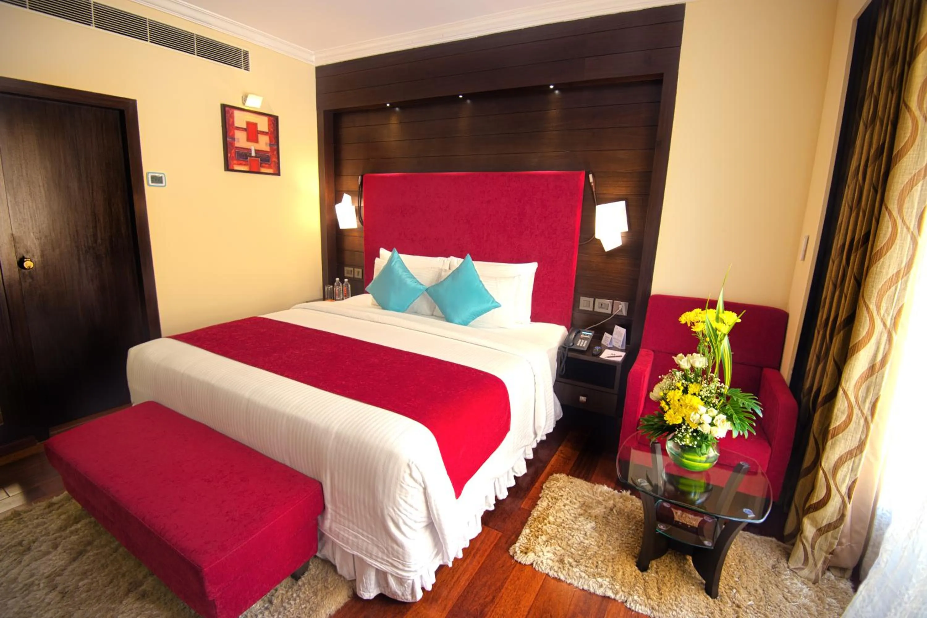 Bedroom, Bed in Sterlings Mac Hotel